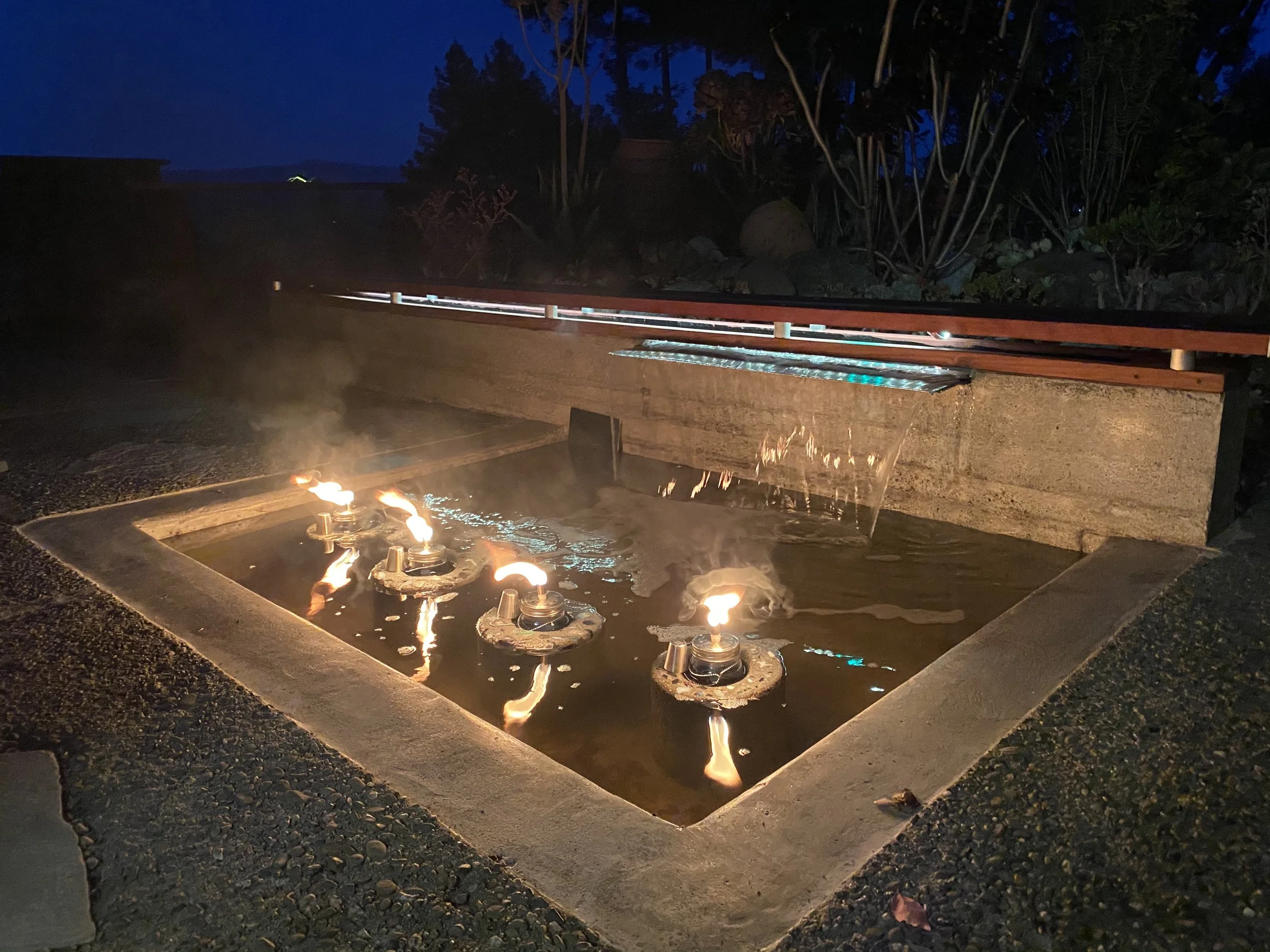 Adding fire to water, creating a different ambiance