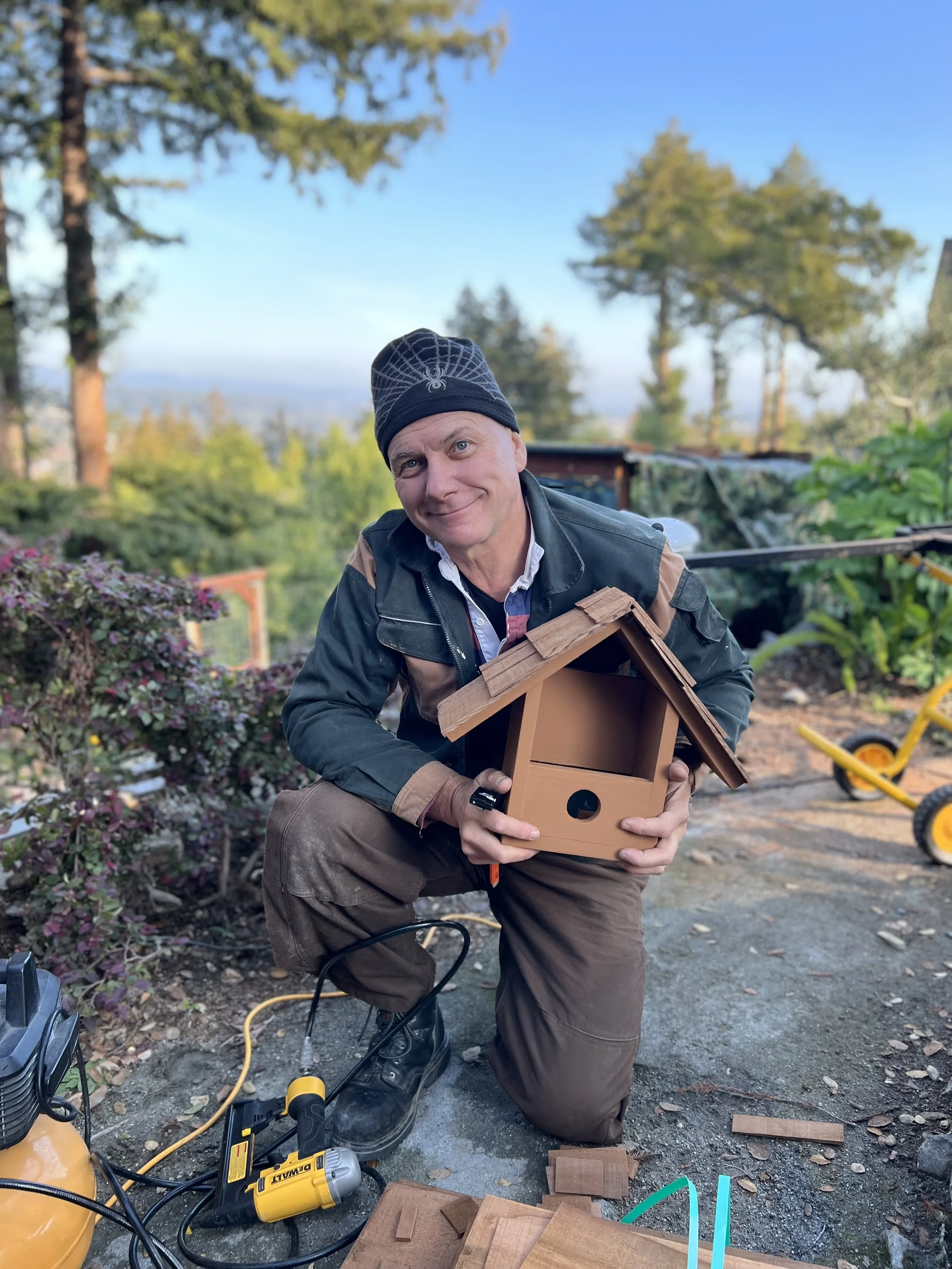 Build of a small bird house to protect the Doorbird Router in the front yard