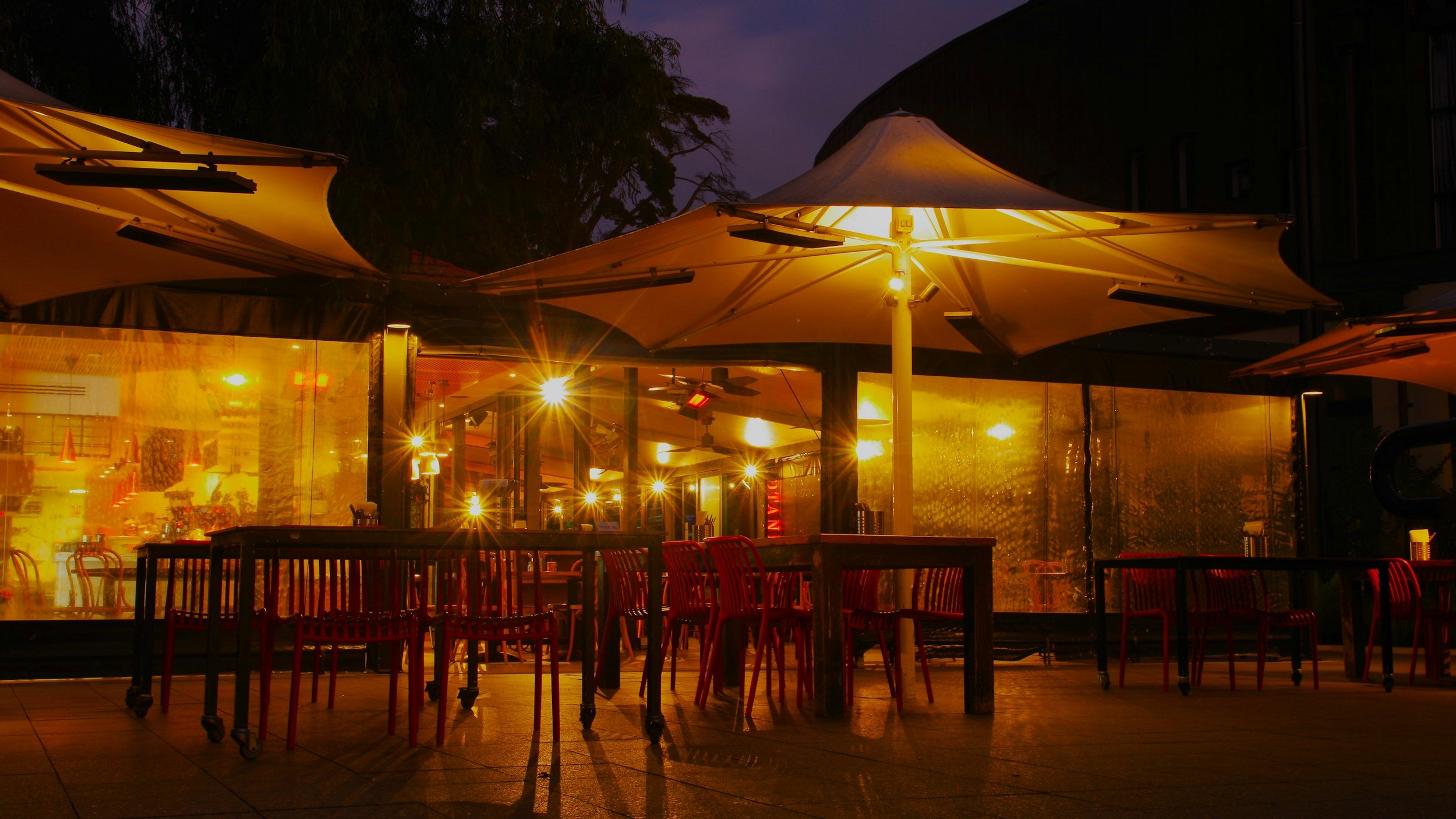 eating outdoors in the evening