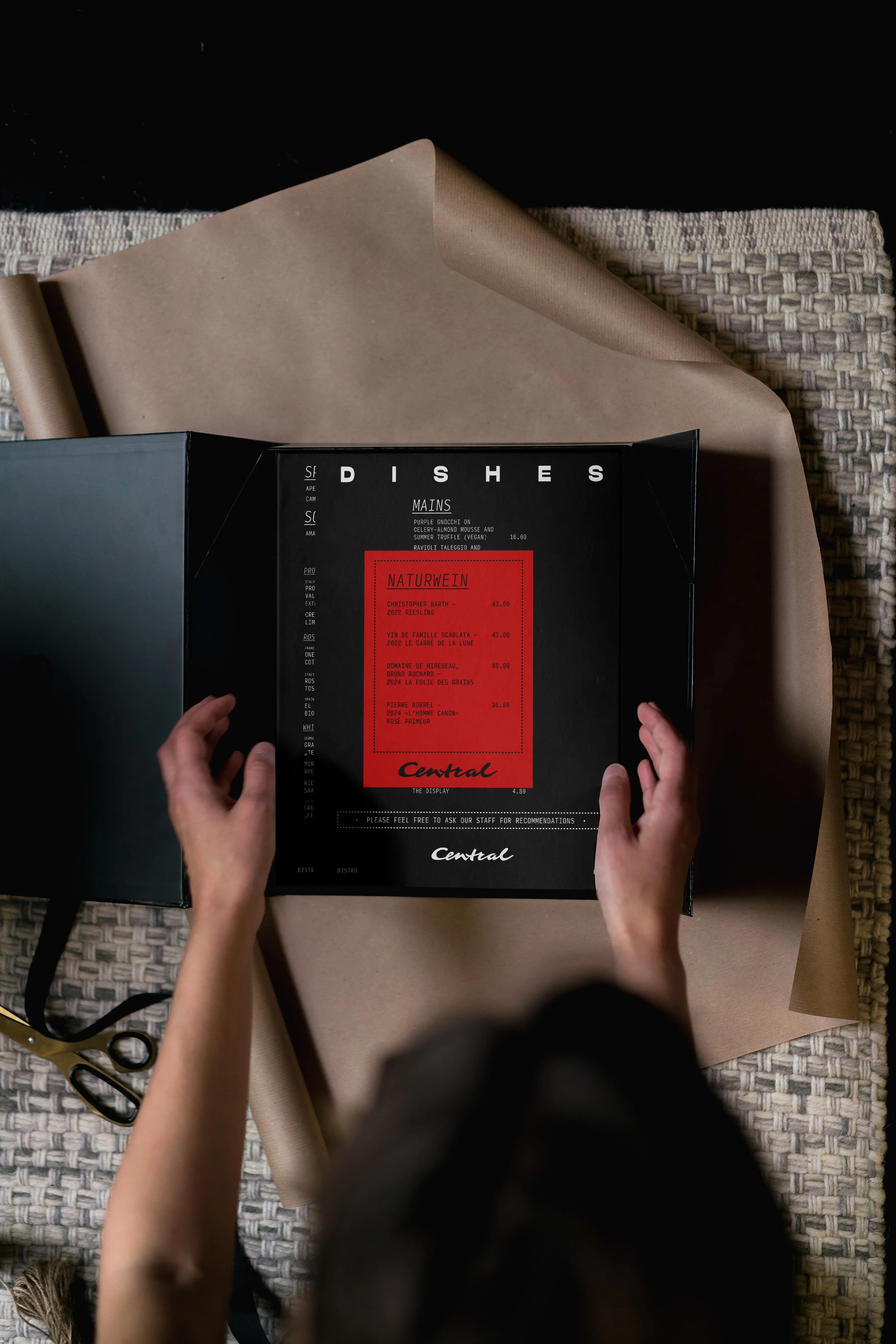 Free Folder Mockup.jpg