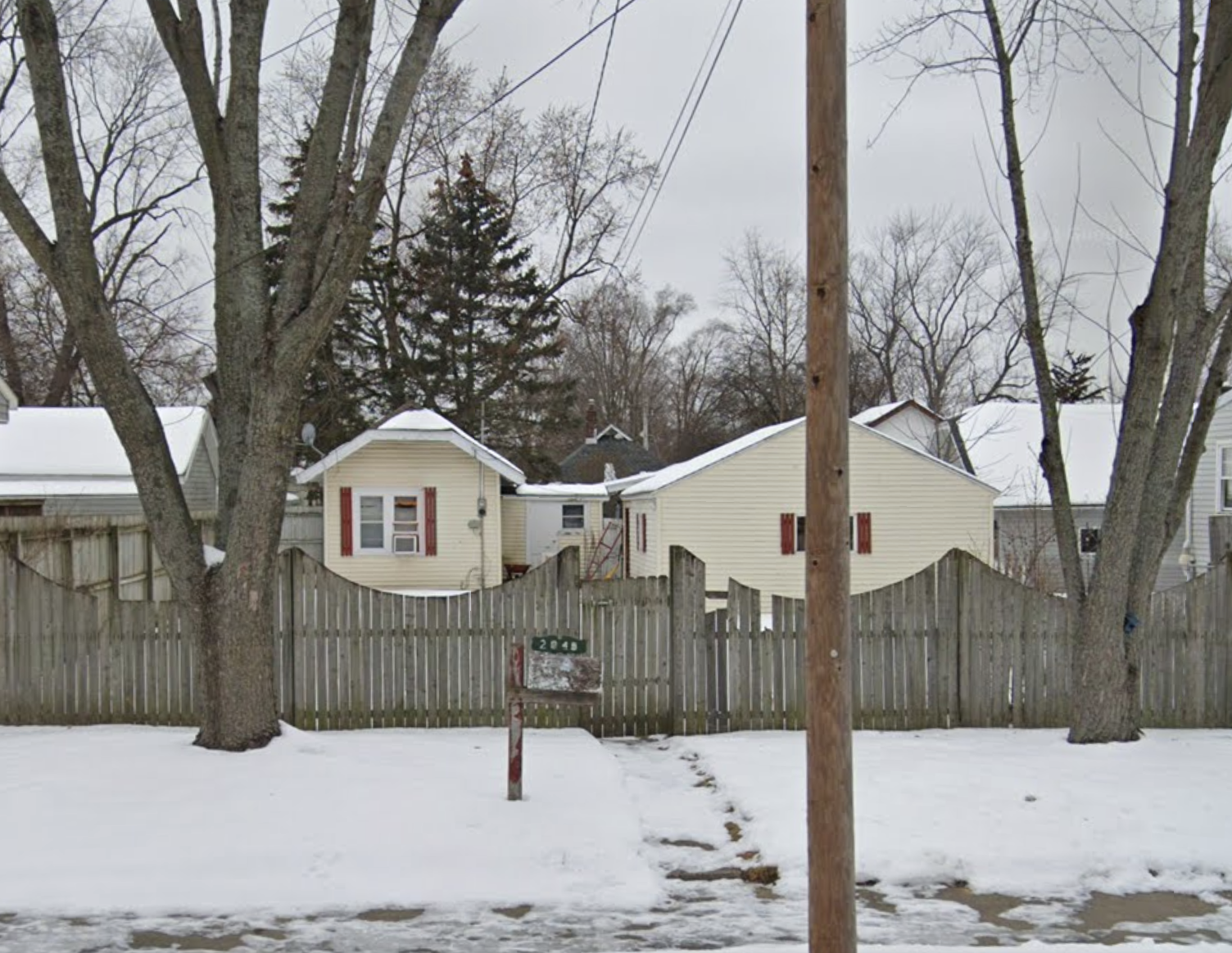 7_2045 Eastern Ave NE 2011c.png