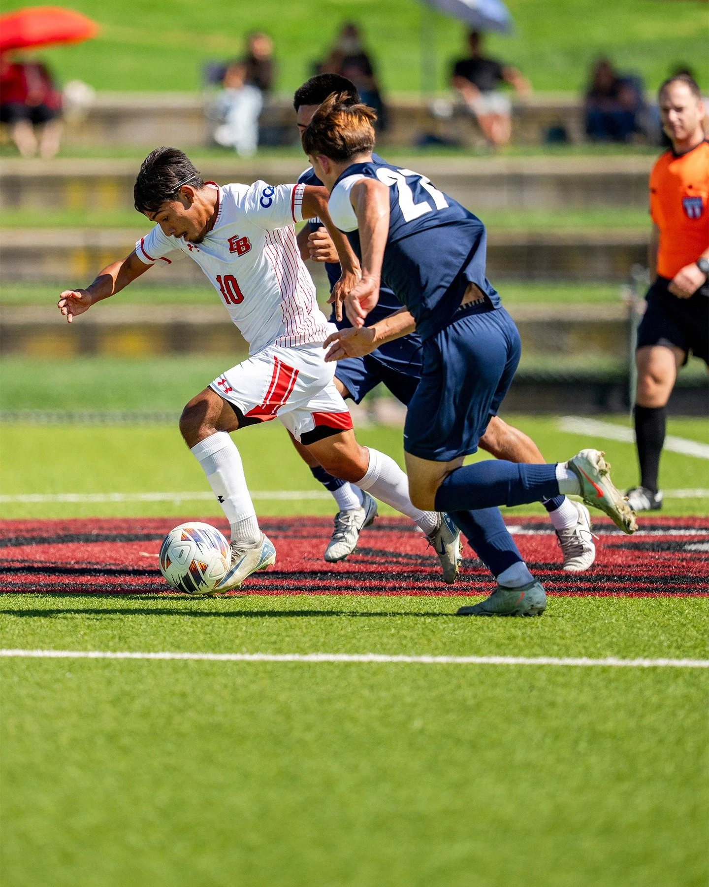 eastbaymsoc vs Vanguard at @laspositascollege in Livermore, CA. Came for the Senior Day ceremony, stayed for the action. 

Shot for @eastbaypioneers / @klcfotos 

#collegeSoccer #sportsphotography #gametime #studentathlete #soccerlife #ncaa #soccerph