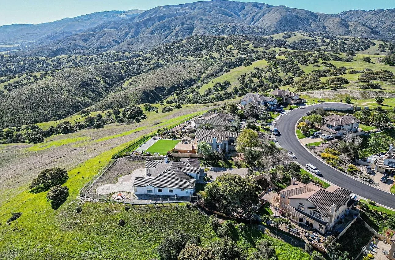 1f964d850d0070b12193e5156925502e-uncropped_scaled_within_1536_1152 3.jpeg