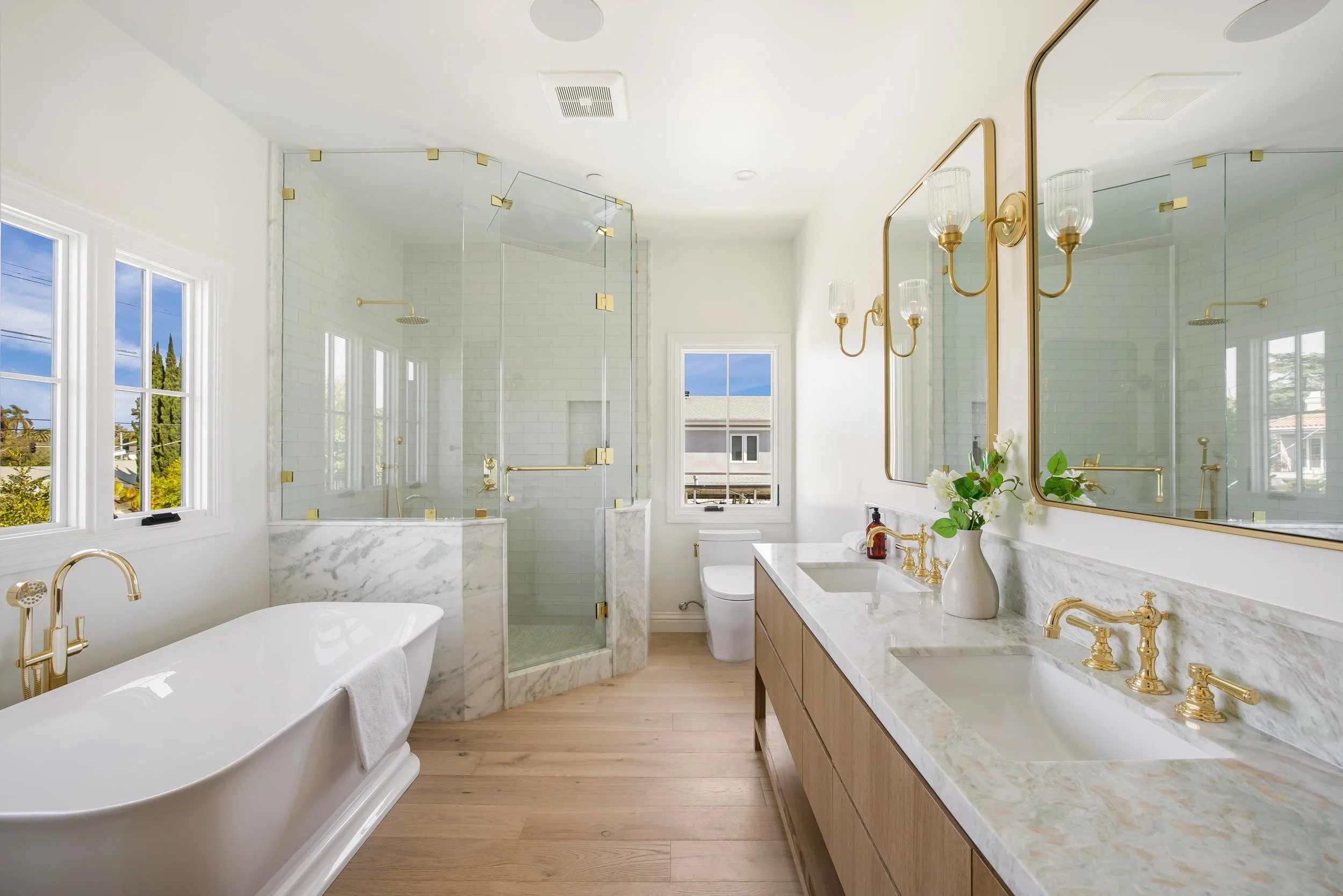 030_Greenfield Ave 2134_by mrbarcelo.jpg