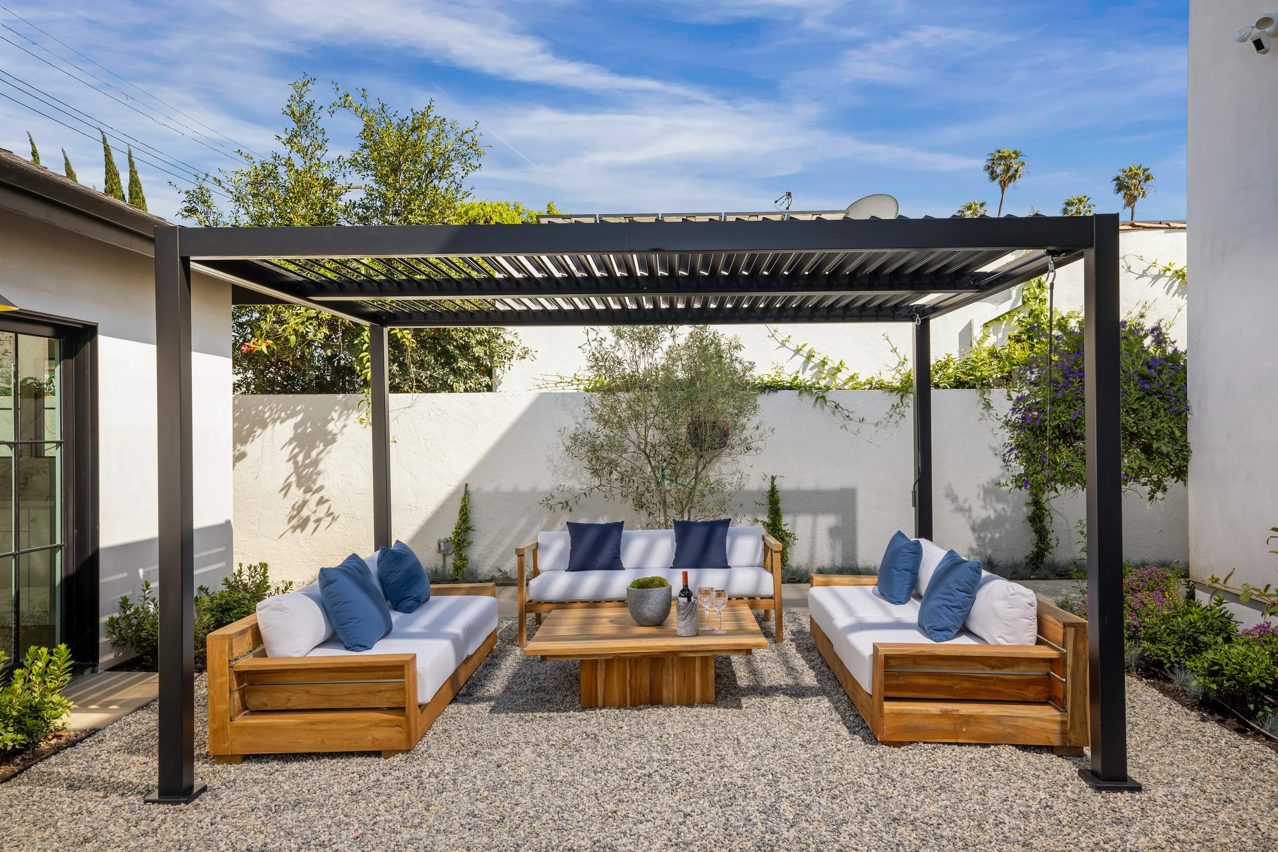 053_Greenfield Ave 2134_by mrbarcelo.jpg