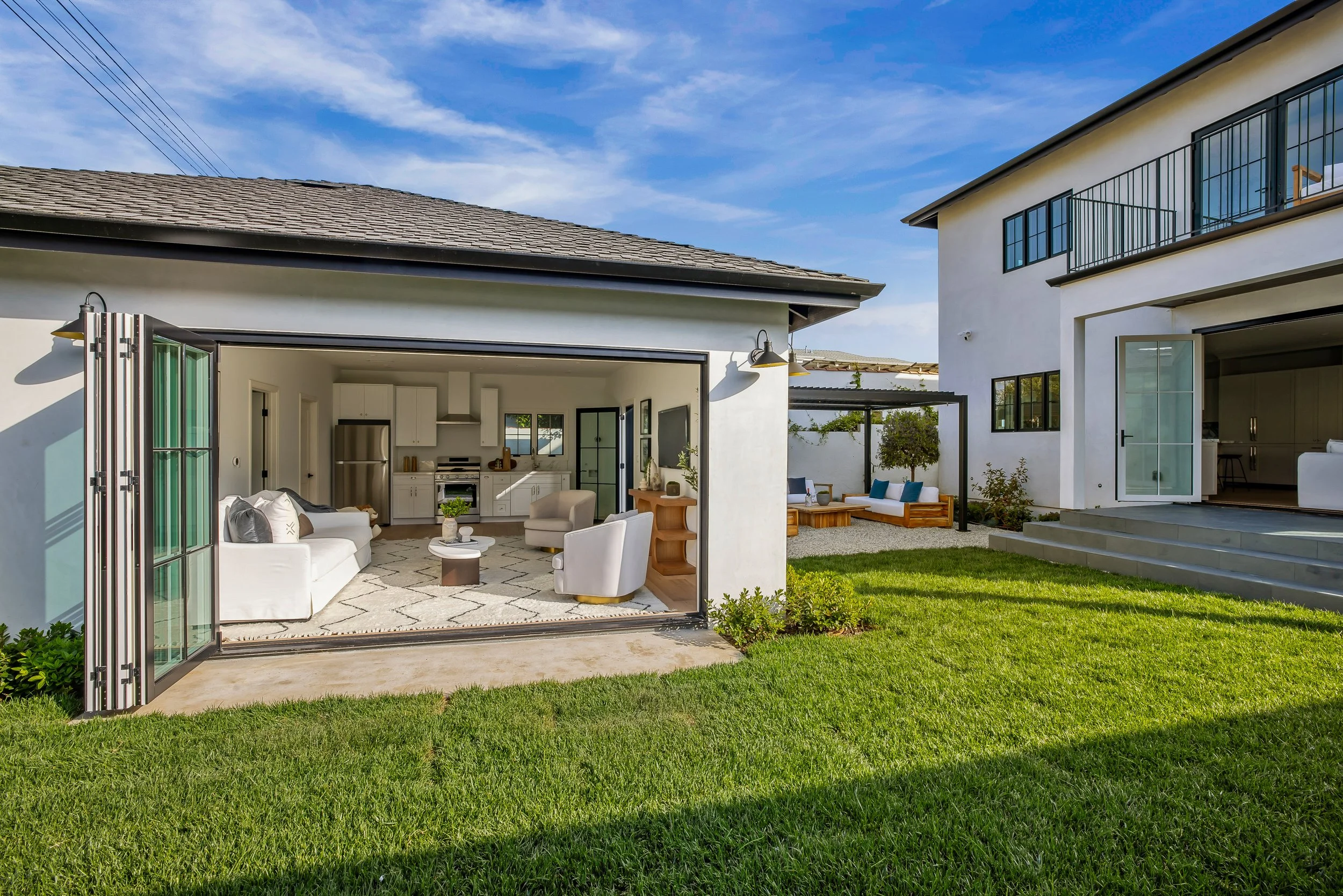 049_Greenfield Ave 2134_by mrbarcelo.jpg