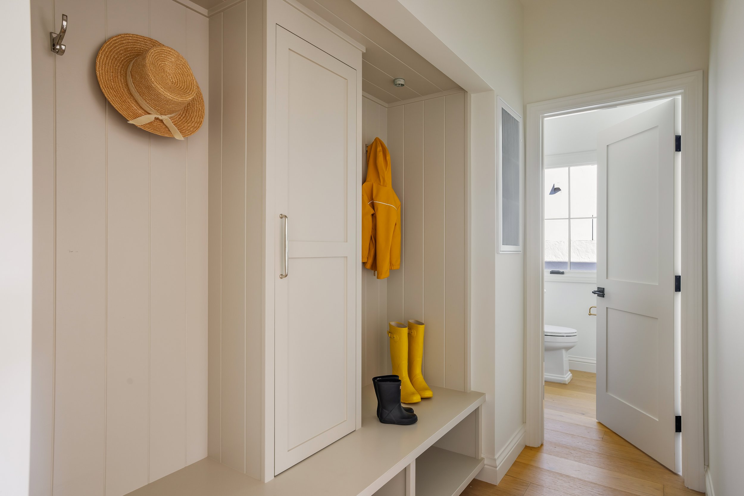 020_Greenfield Ave 2134_by mrbarcelo.jpg