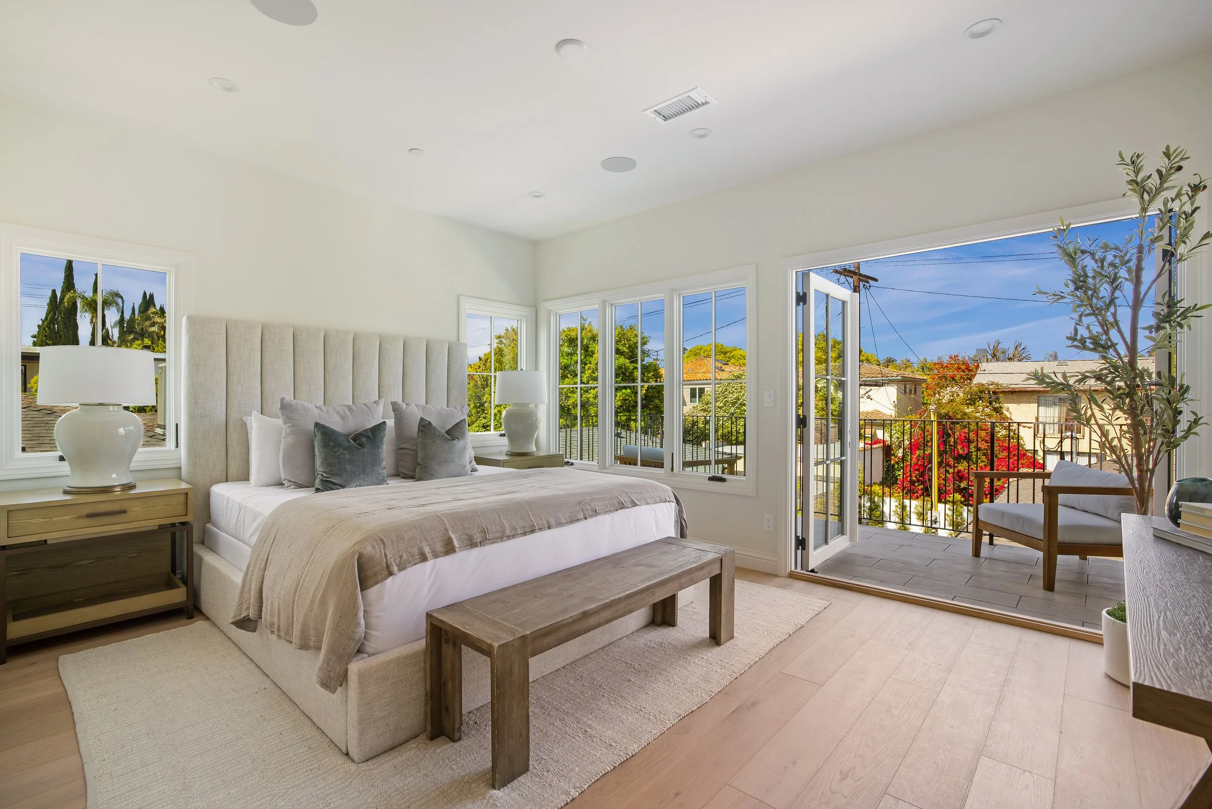 027_Greenfield Ave 2134_by mrbarcelo.jpg