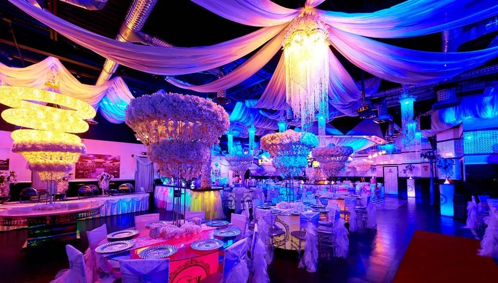 chic venue catering by mike service