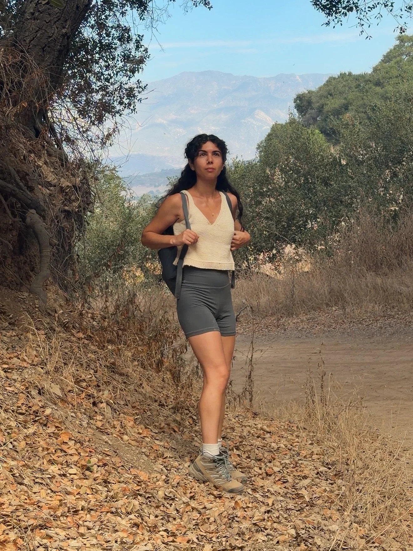 my toxic trait is thinking a 20-minute walk will fix everything (then add baby cows to the trail and suddenly, life is *actually* perfect.) 🐄🌿

#hikingoutfit #californiahiking #hikingcalifornia #deinfluence #slowliving