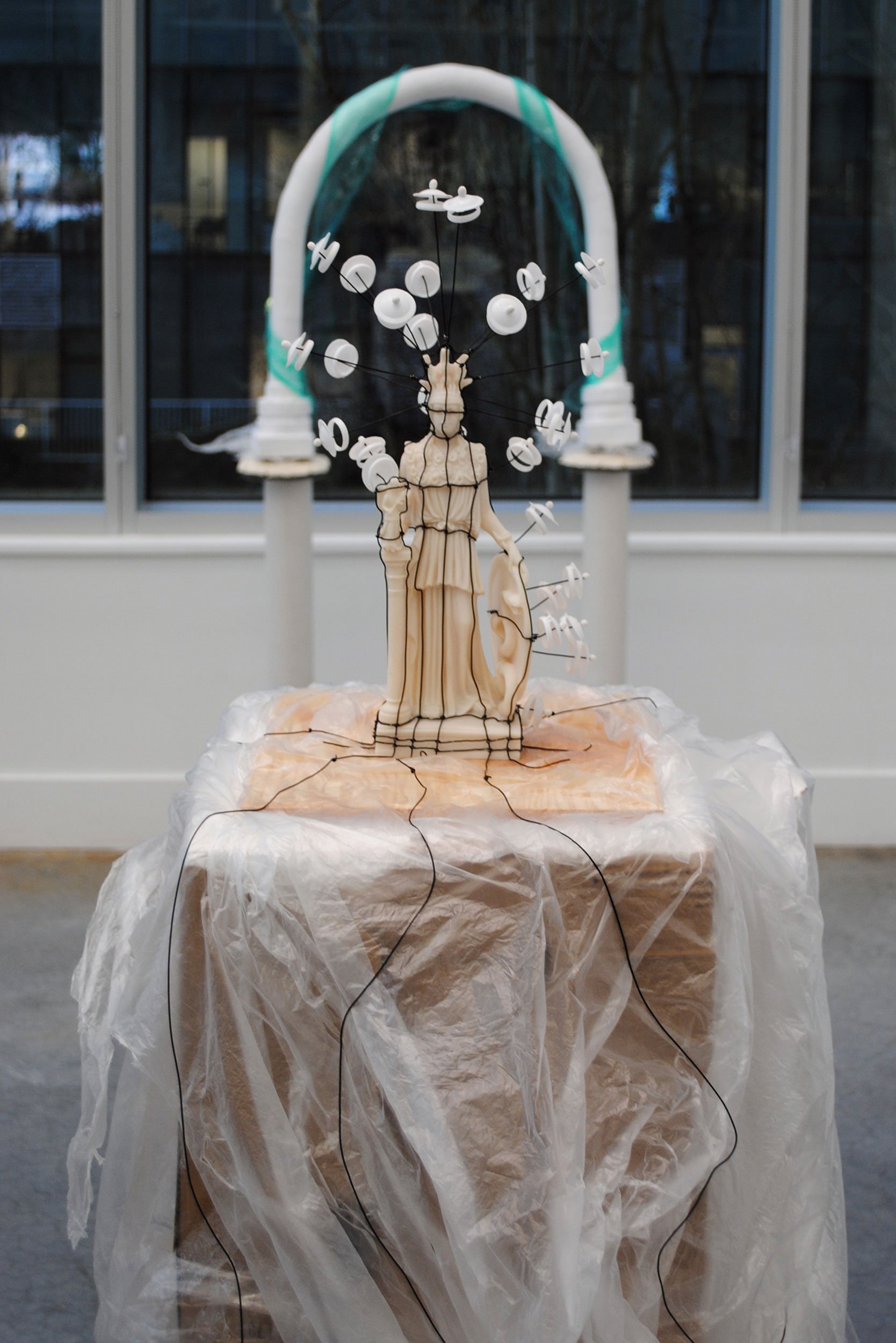 𝘼𝙩𝙝𝙚𝙣𝙖 𝙎𝙤𝙪𝙫𝙚𝙣𝙞𝙧 (2024) | 15$ flea market sculpture, plastic pull tabs, steel wire, modelling clay, plastic bags, cardboard, and wood.