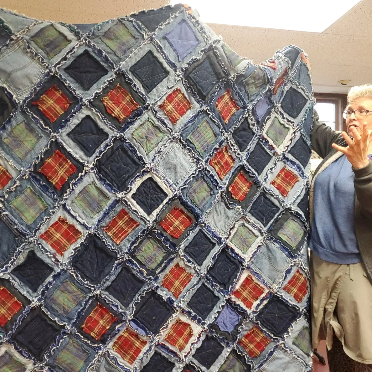 Sunday, June 9th is our next guild meeting. Here's what we saw last month during show and tell, what will we see this month?

#vtmqg #vtmqgshowandtell #quilts #quiltsofinstagram #quilting #quilters #quiltersofinstagram