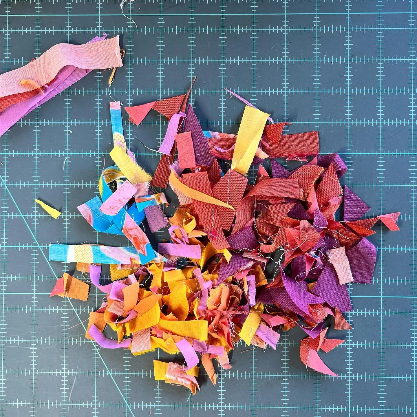 No foolin&rsquo; here. Our hybrid April meeting is tomorrow, 4/2 from 10-12. Catch us on zoom or at Vermont Commons School. Don&rsquo;t forget to bring your show&rsquo;n tells and name tags. #vtmqg #modernquilting #vermont #makersgonnamake