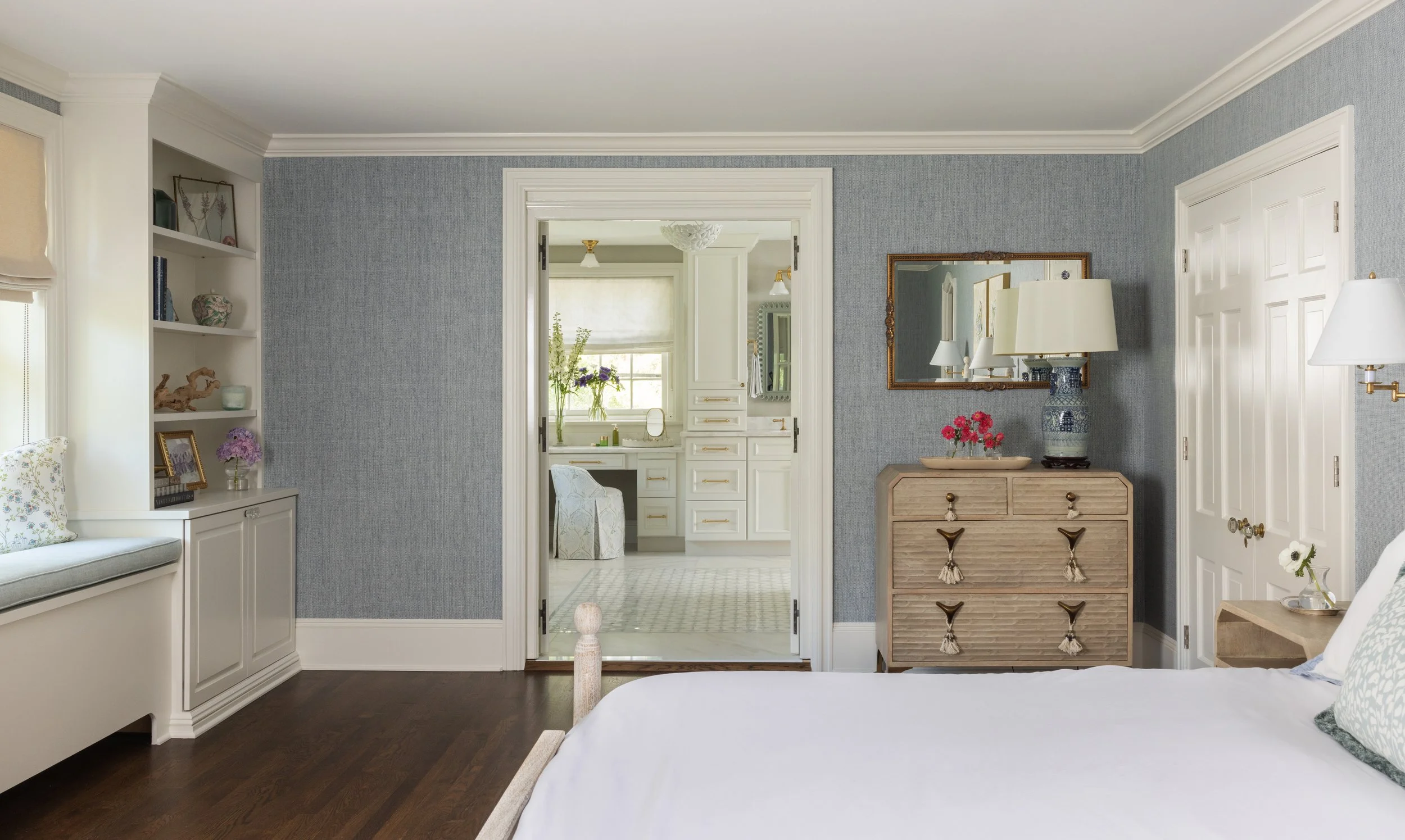 Bedroom doors open.jpg