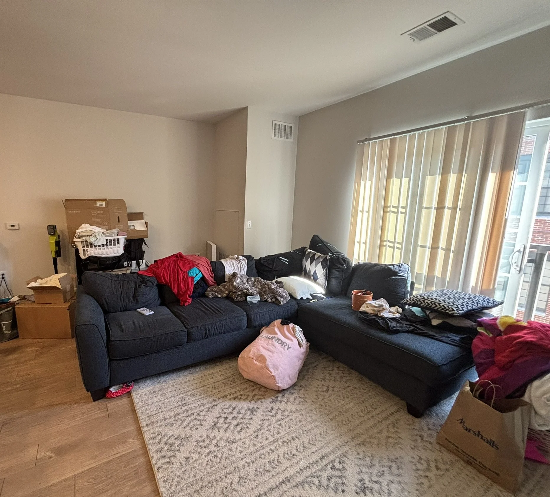 Living Room (7).JPEG