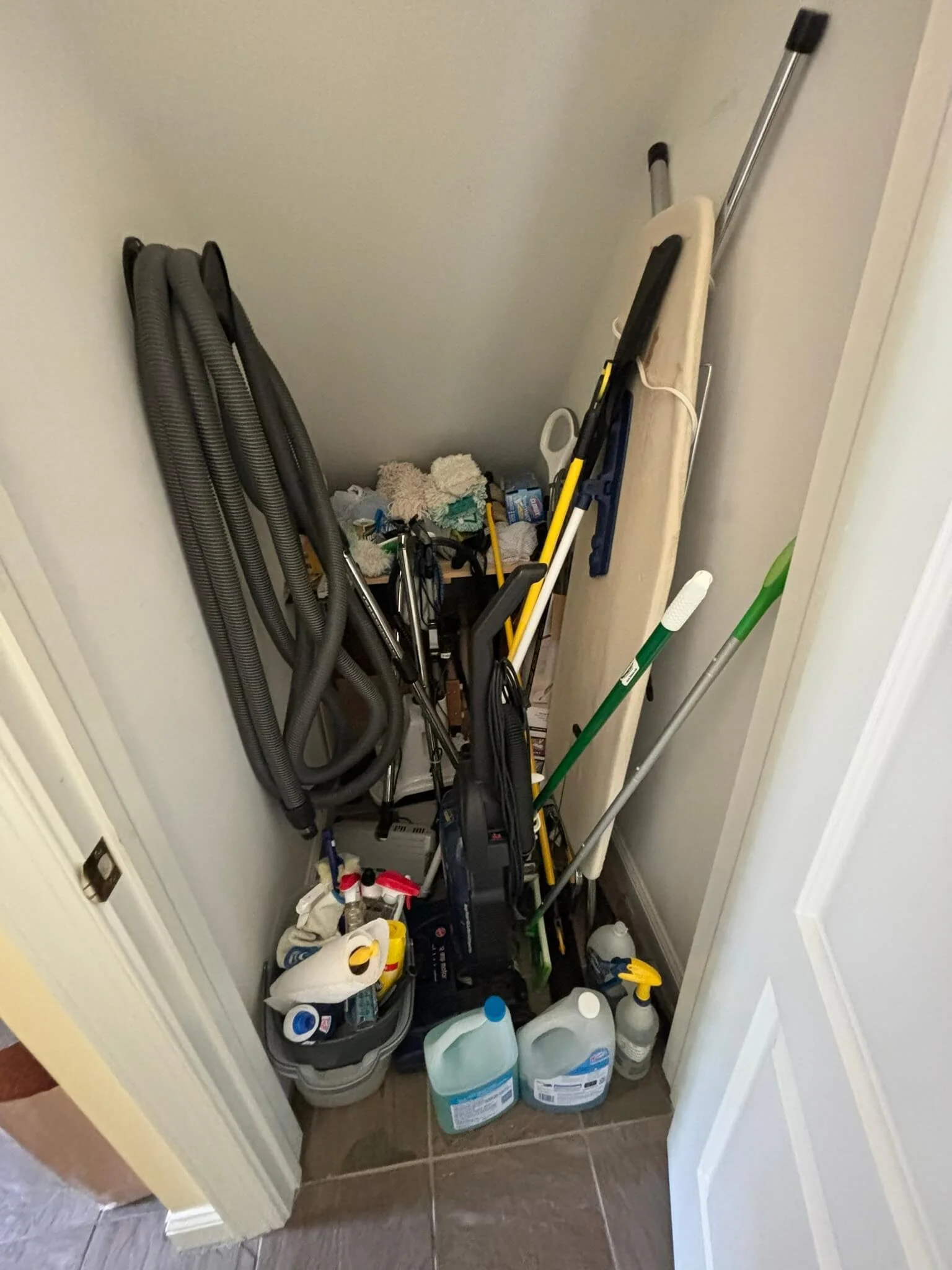 Storage Closet Declutter (3).JPEG