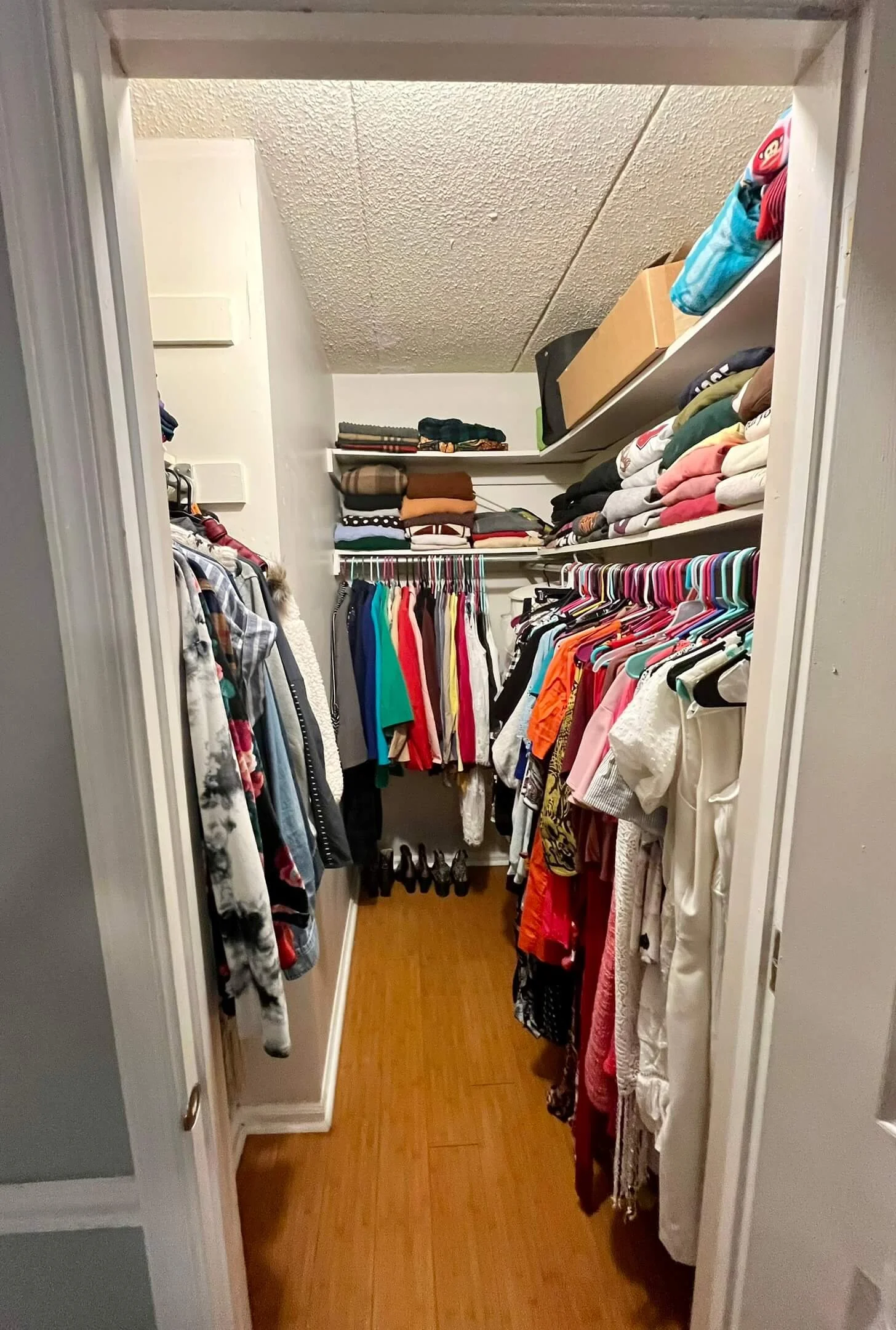 Walk-In Closet (1).JPEG