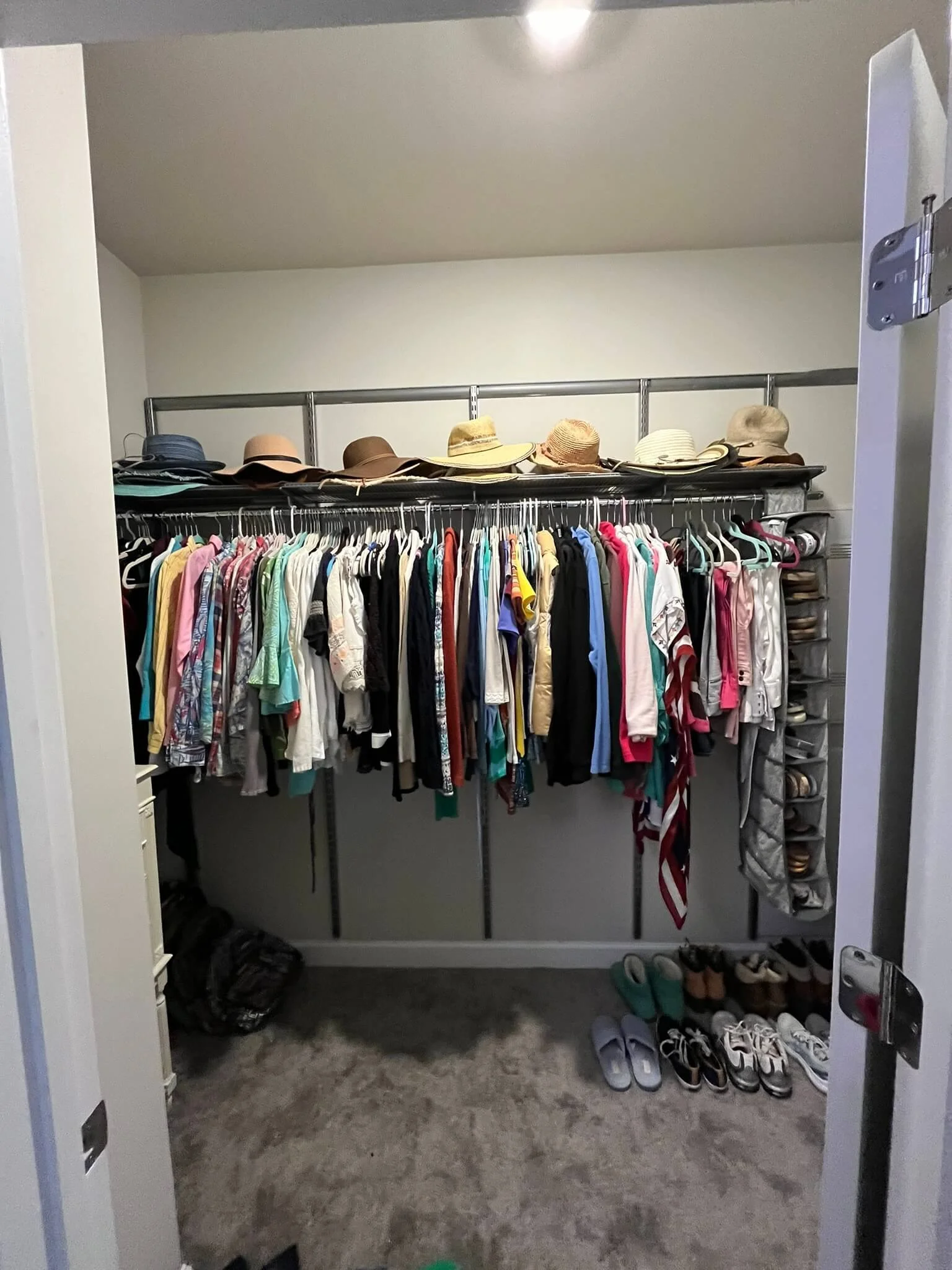Walk-In Closet (7).JPEG