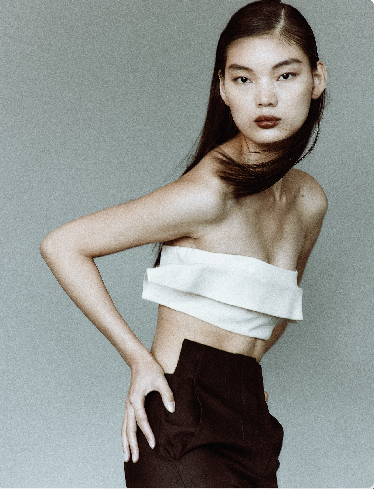 Photographer: Yu Mengci
Styling: Julia Golden (Honey Artists)
Model: Xiaorui Li at The Industry
Hair: Chika (De Facto)
Makeup: Seiya Iibuchi (L’Atelier)
Casting: Ryan Hackal
Styling Assistant: Macy Harmon



Titled “The Great Attractor,” the latest D