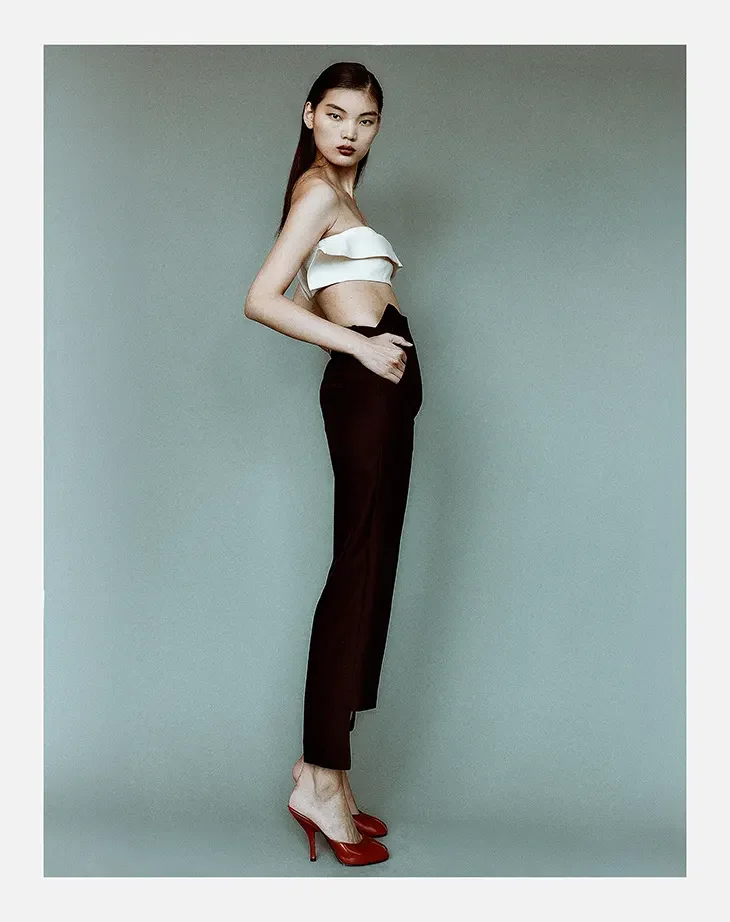 Photographer: Yu Mengci
Styling: Julia Golden (Honey Artists)
Model: Xiaorui Li at The Industry
Hair: Chika (De Facto)
Makeup: Seiya Iibuchi (L’Atelier)
Casting: Ryan Hackal
Styling Assistant: Macy Harmon



Titled “The Great Attractor,” the latest D