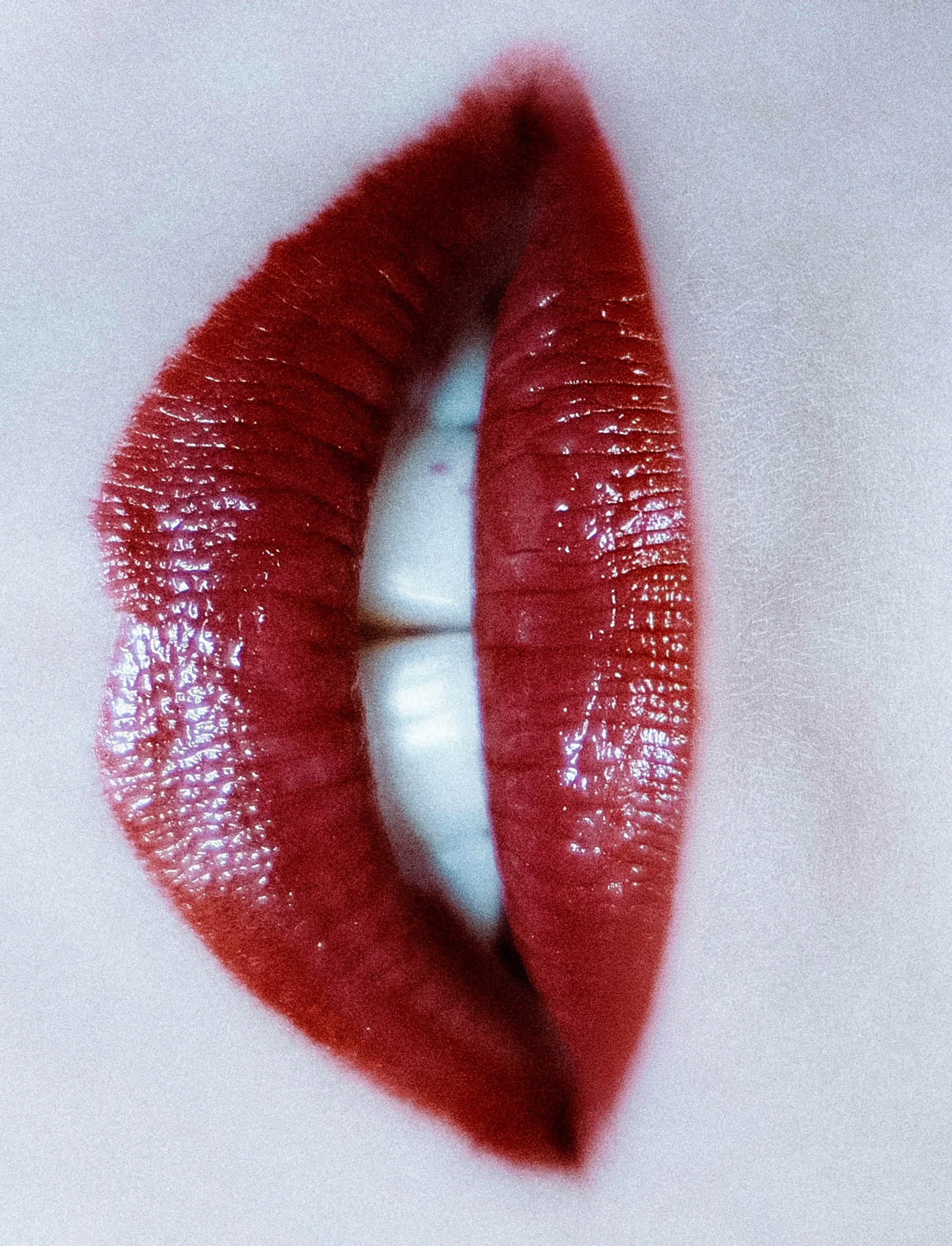 REVS magazine :: A story by photographer Yu Mengci @yumengci portraying Cara @alwaysbecara with New York Model Management @newyorkmodels. Cara styled herself, with makeup and hair by Coco Zhu @cocozhumakeup.


Yu Mengci is a Chinese female fashion ph