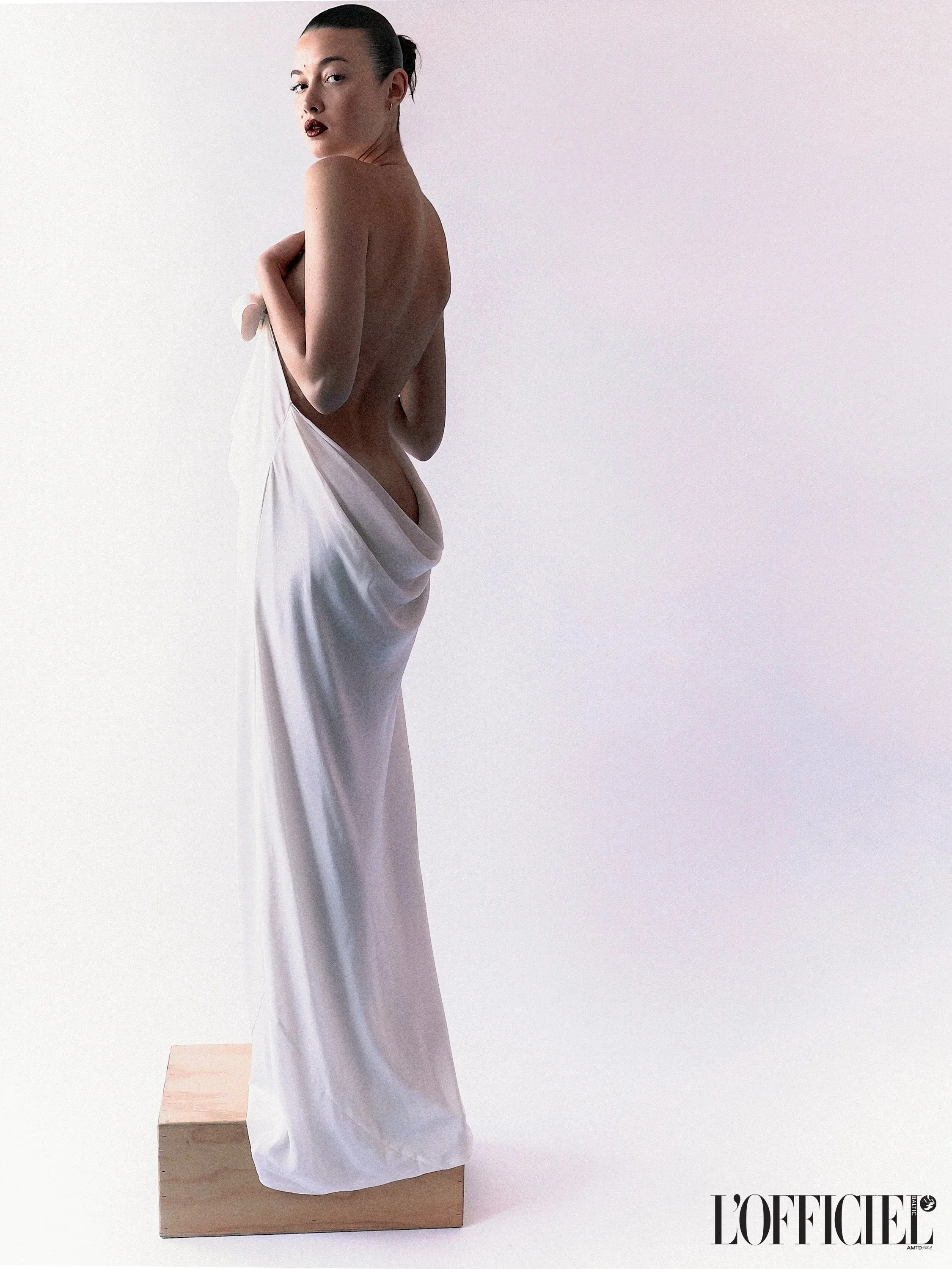 L’OFFICIEL MAGAZINE  “BLOOM WITHIN”