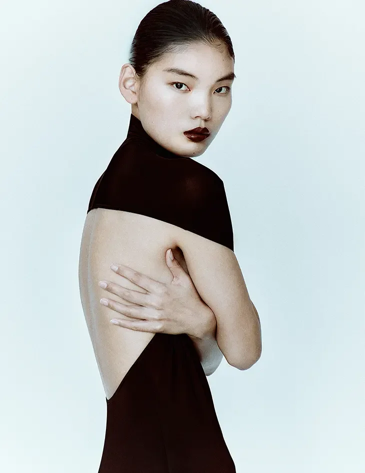 Photographer: Yu Mengci
Styling: Julia Golden (Honey Artists)
Model: Xiaorui Li at The Industry
Hair: Chika (De Facto)
Makeup: Seiya Iibuchi (L’Atelier)
Casting: Ryan Hackal
Styling Assistant: Macy Harmon



Titled “The Great Attractor,” the latest D