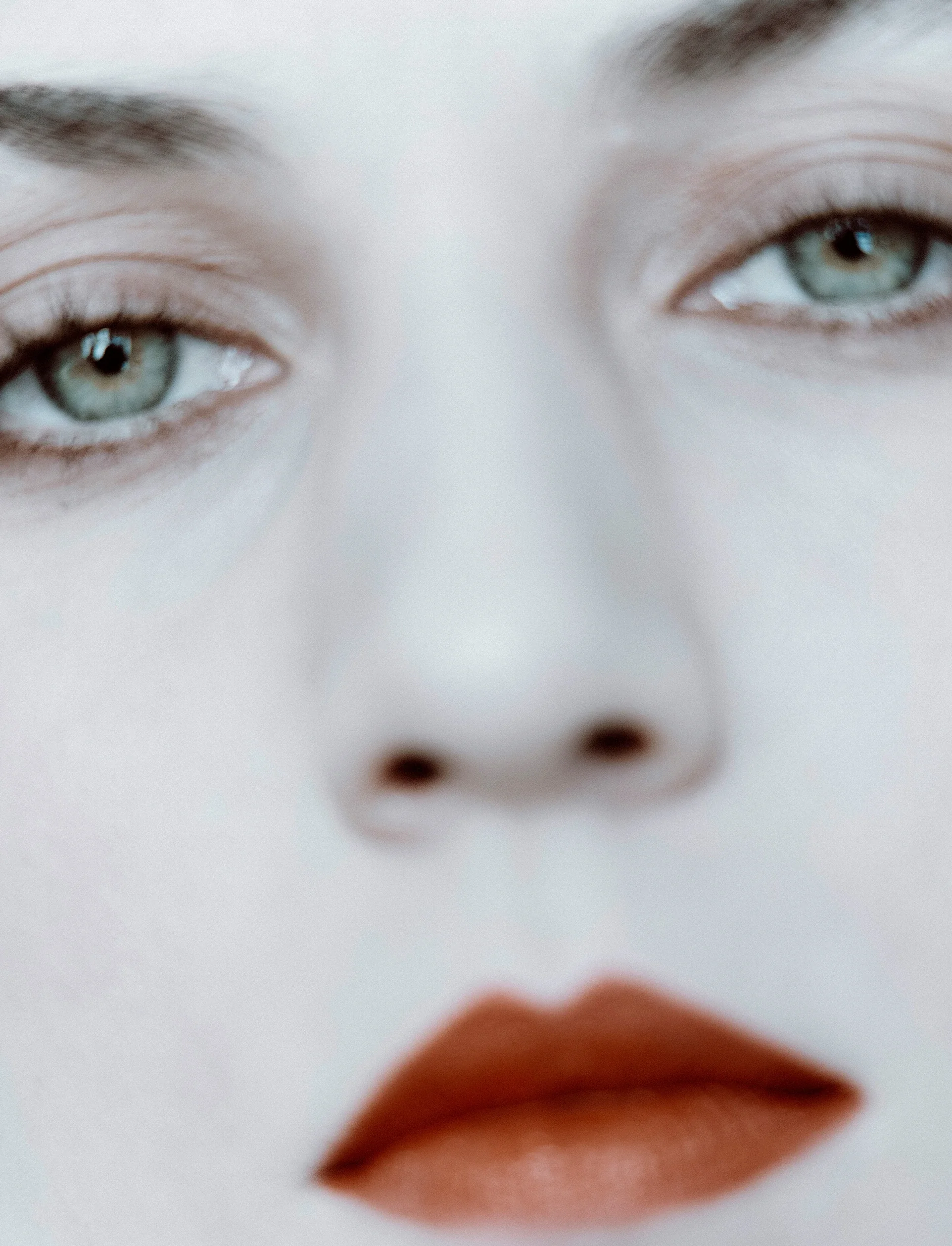 REVS magazine :: A story by photographer Yu Mengci @yumengci portraying Cara @alwaysbecara with New York Model Management @newyorkmodels. Cara styled herself, with makeup and hair by Coco Zhu @cocozhumakeup.



Yu Mengci is a Chinese female fashion p