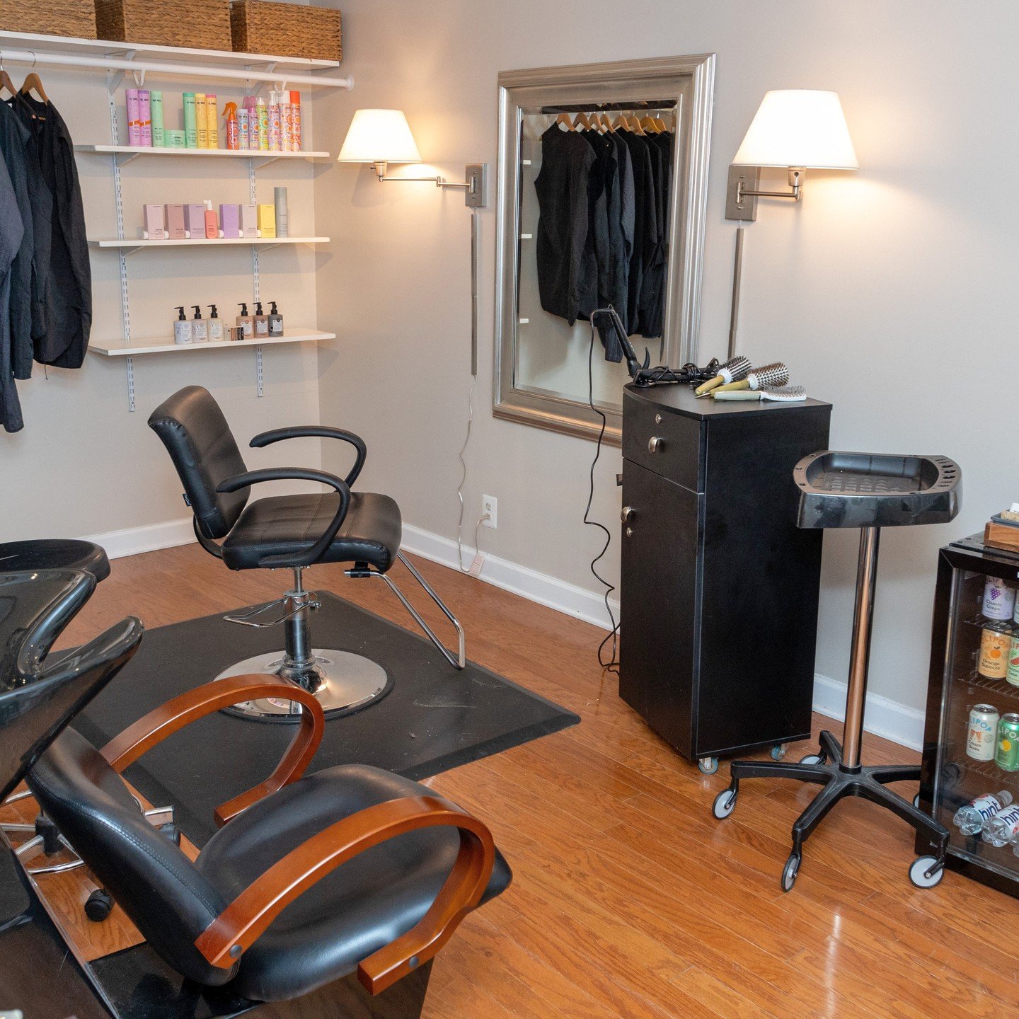 Who needs an appointment? Feel free to look at my Website to book your future appointment with me. If you can not find a day or time that works, please leave me a text or message. www.DonnaCloudHairStudio.com. Hope to see you here...soon.