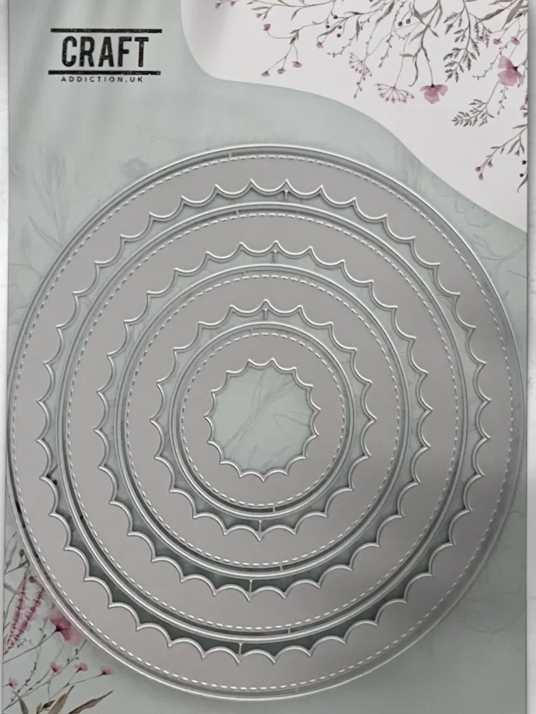 Luxe Circle Inverted Scallop Frames