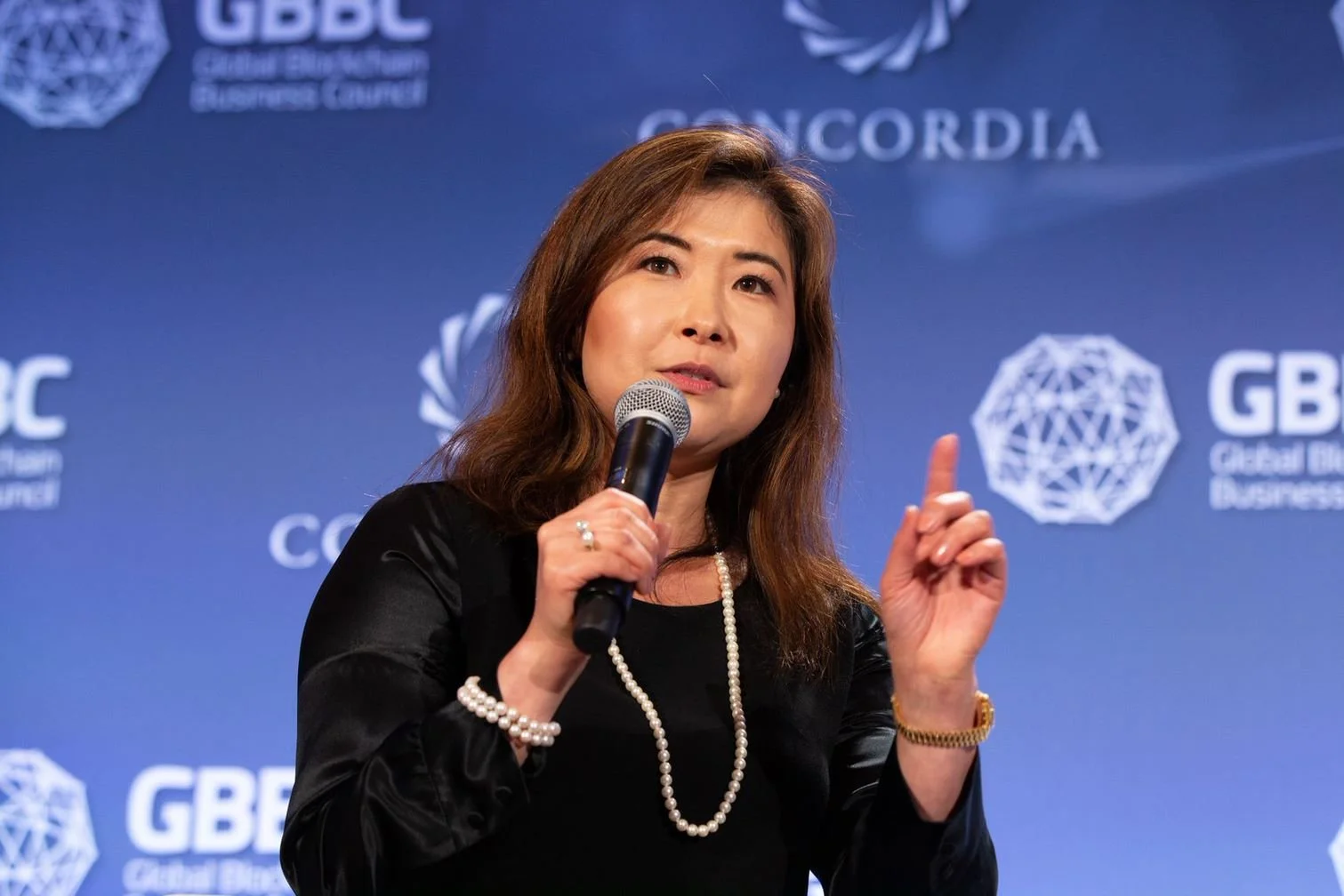 Sandra Ro Headshot.jpeg