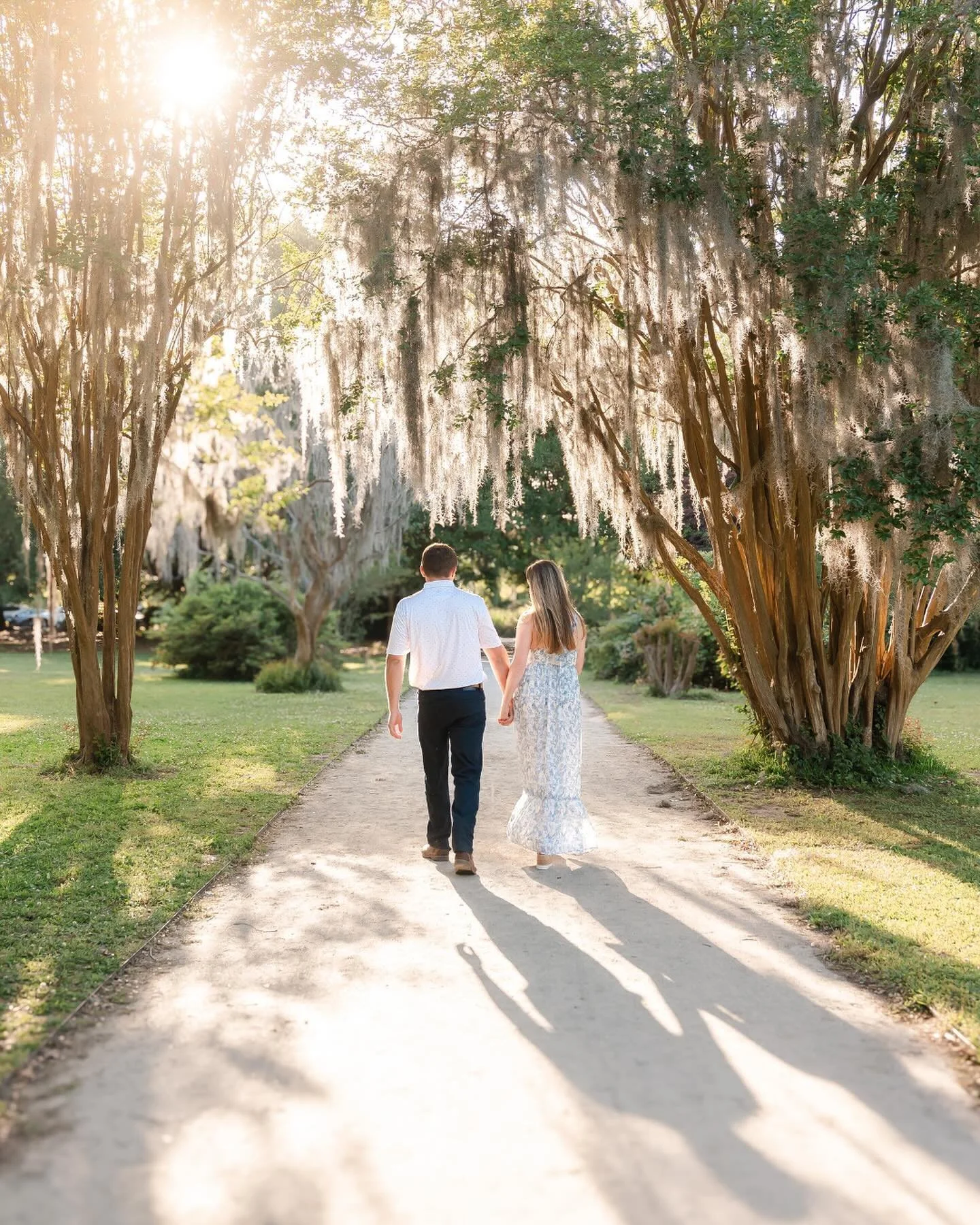 When the in, moon &amp; stars align &amp; the sun starts shining through the Spanish Moss just in time for your proposal ✨ 

Proposals are SO fun for me to capture, it&rsquo;s such an adrenaline rush with so much planning &amp; preparing all coming d