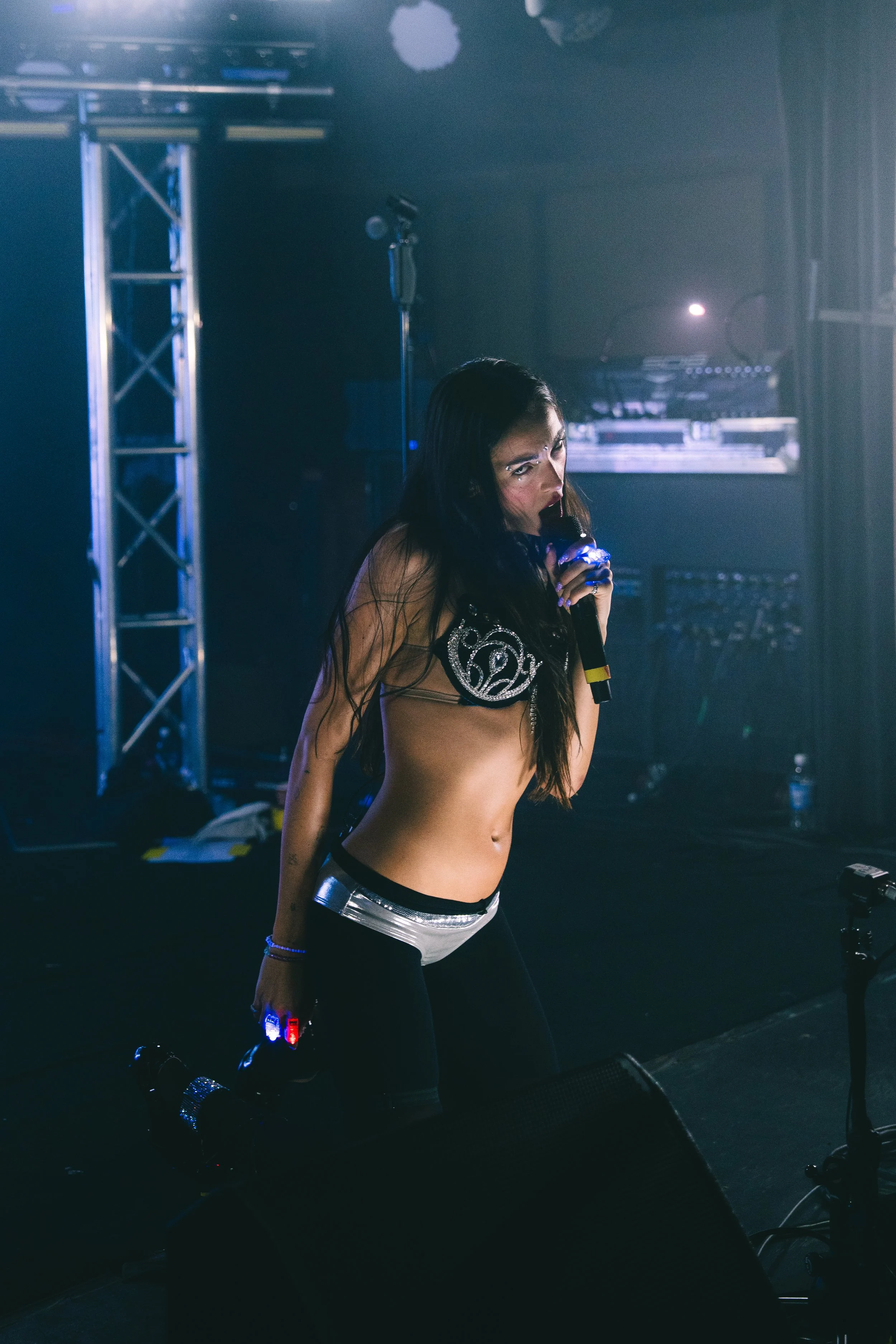 BetweenFriends_20251019_Atlanta_TheLoft_AndyNguyen_7.jpg