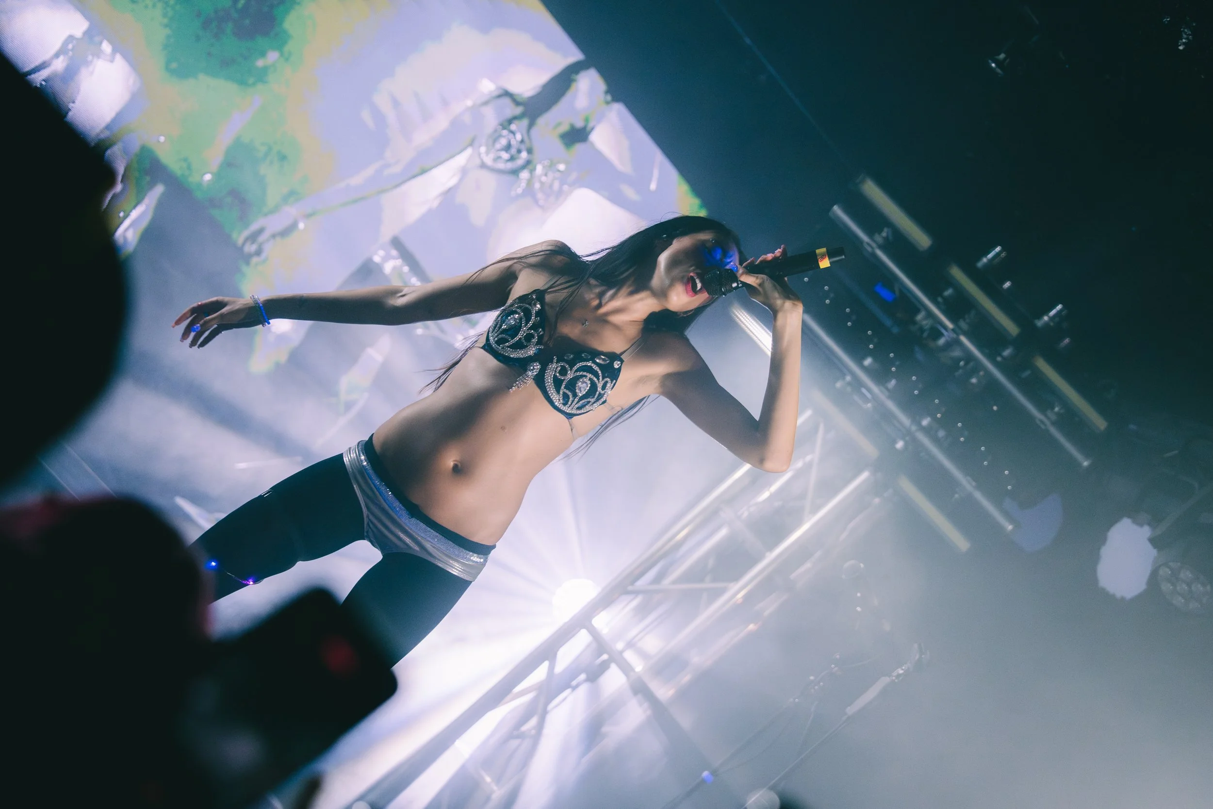 BetweenFriends_20251019_Atlanta_TheLoft_AndyNguyen_30.jpg