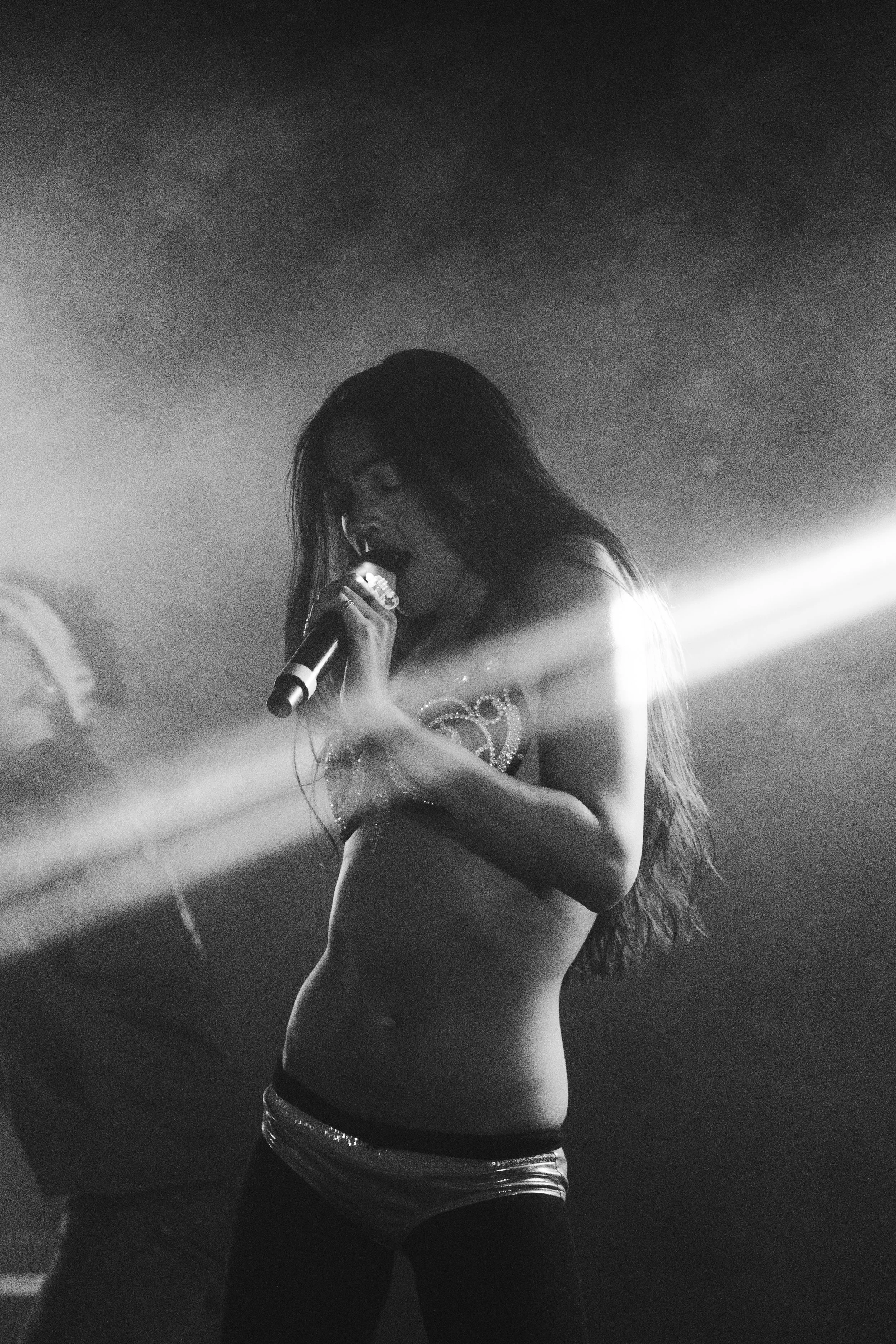 BetweenFriends_20251019_Atlanta_TheLoft_AndyNguyen_19.jpg
