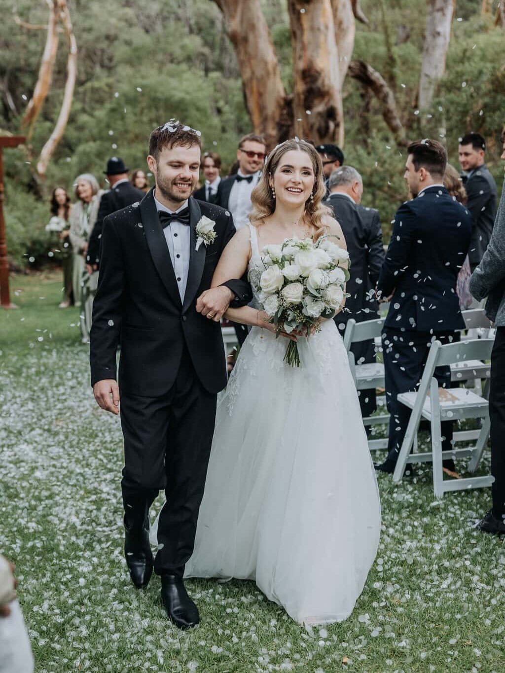limeburnersgrovewedding~p~DWbGsP1kpGk~1.jpg