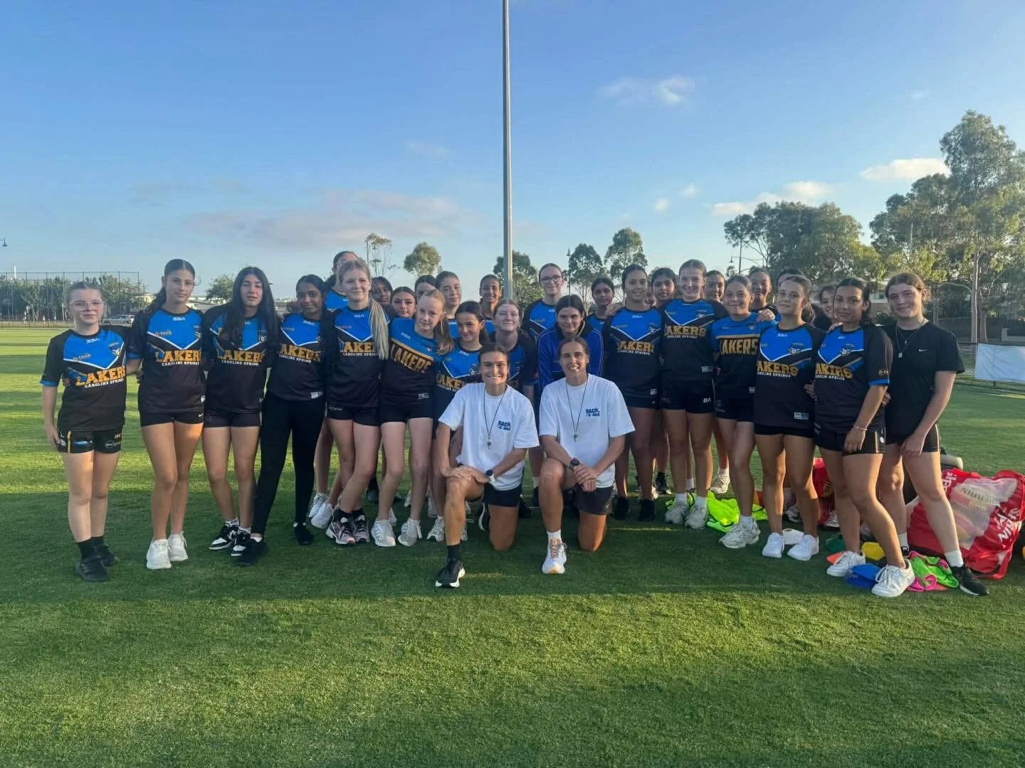 Throwback to our junior girls clinic with @b2bfooty a couple of weeks ago ⬅️

Thank you @ashriddell and @jammingarner for coming down and teaching our girls. We all had a great time and hope you did too!

A special thank you also to Simon Grech who o