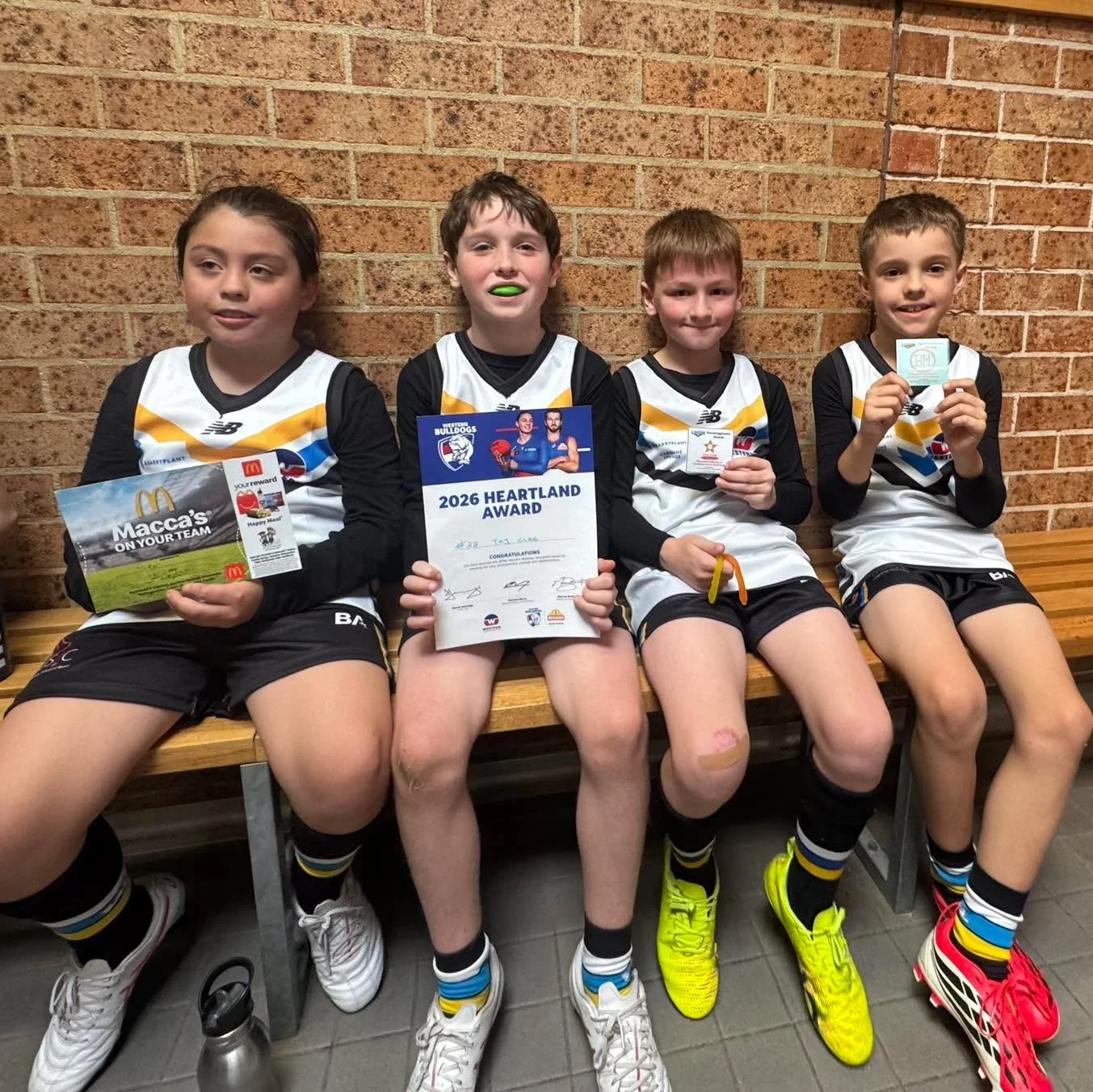 Congratulations to our Round 2 award winners 👏

Thank you to Lakers First Bounce Cafe, @bluemarlincs, @fivestarpizzahouse and McDonalds Caroline Springs for supplying our junior vouchers 🙌

💛💙🖤🤍

#LakerNation #cslakers #GoLakers #CSFC #localfoo