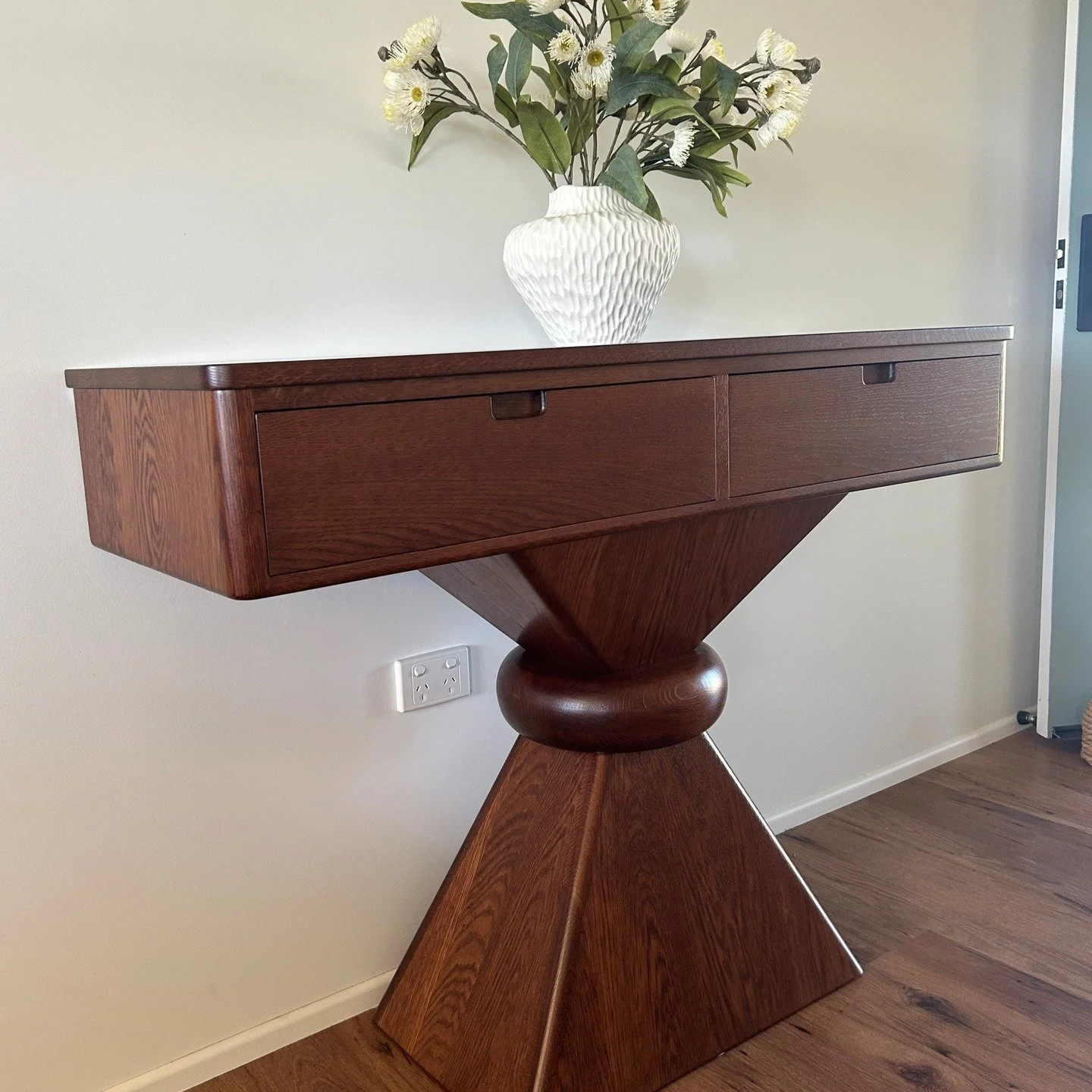 Crafted from American Oak, this console table is designed to complement the matching American Oak Pedestal Booth Table and features a custom-curated stain finish.

#handcrafted #americanoak #custommade #consoletable #solidtimber #customfinish #custom