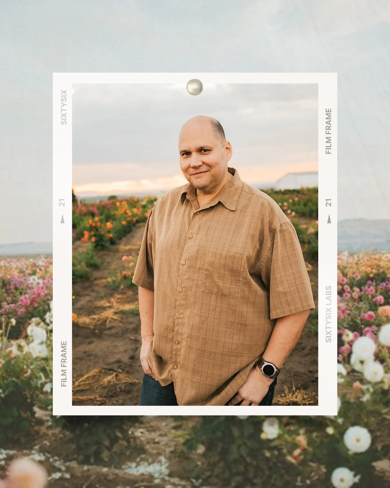 Dahlia Field Minis - hosted by @graygirlfarms!

Sunday, Sept. 28th starting at 6:00pm - 20 minutes for $100. DM me to book your time slot. 

These are great for family photos, a quick couple&rsquo;s session, senior portraits (yearbook deadlines appro