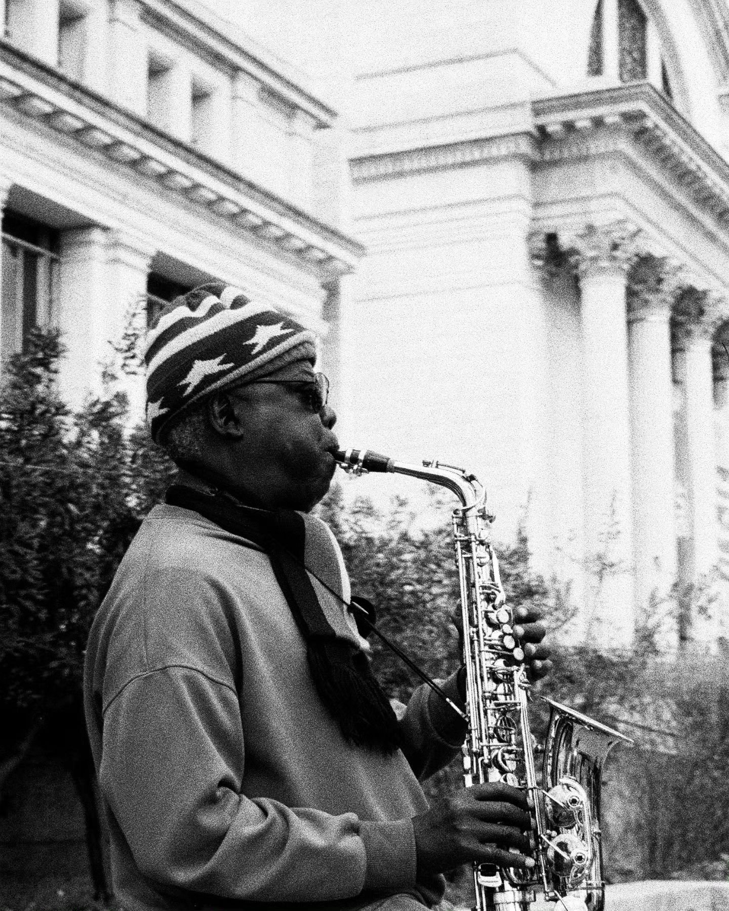 @ilfordphoto 400 taken Easter Weekend 2024 in Washington DC

Now the purists may kill me but I gave the image a little life using some modern technology aka AI photo to video generation. 

#ilford #filmphotography #blackandwhite