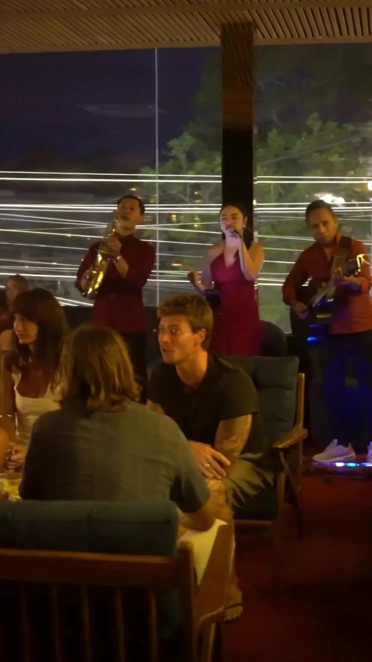 Live jazz singer, saxophonist and guitarist at White Rabbit
