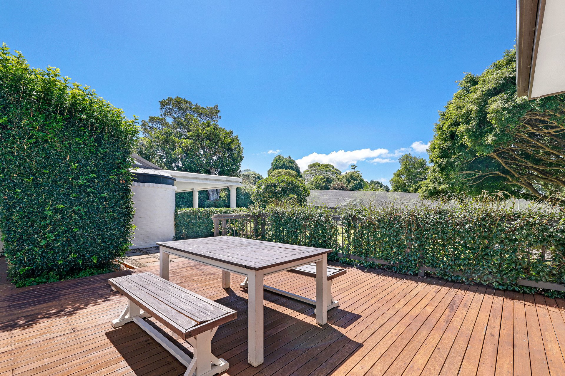Outdoor Decking Dining