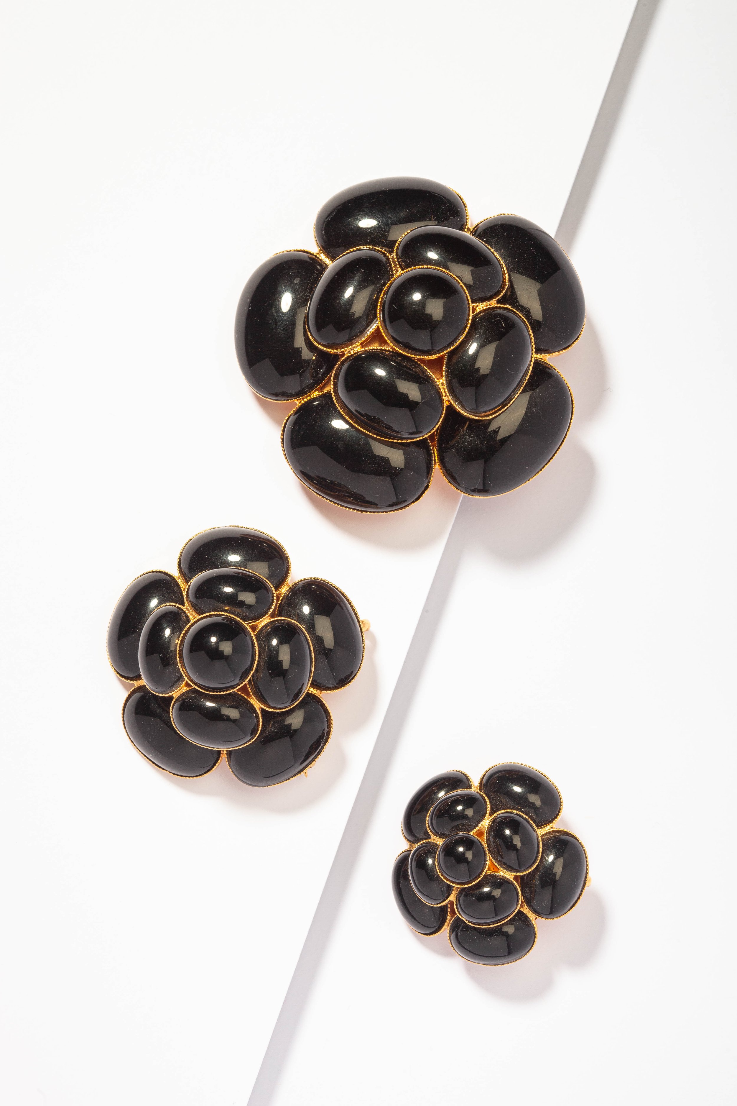packshot-miss-camelia-broches-noir.jpg
