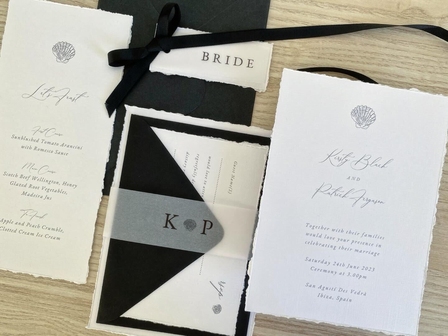 House Suite No.5 - this is Kirsty! This has been so popular at the wedding fayres with the fluffy deckled edges, subtle text and sleek monochrome tones. A firm favourite over here too 🖤 having a destination wedding? Keep the shell. If not, why not c