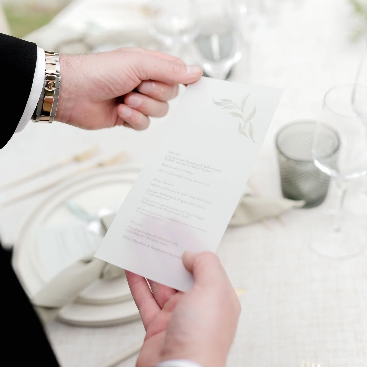 Menus on the tables aren&rsquo;t just practical,  they&rsquo;re a chance to inject your wedding aesthetic into another part of your day! ✨ Matching them to your stationery and colour scheme adds cohesion, while giving guests a handy guide to what the