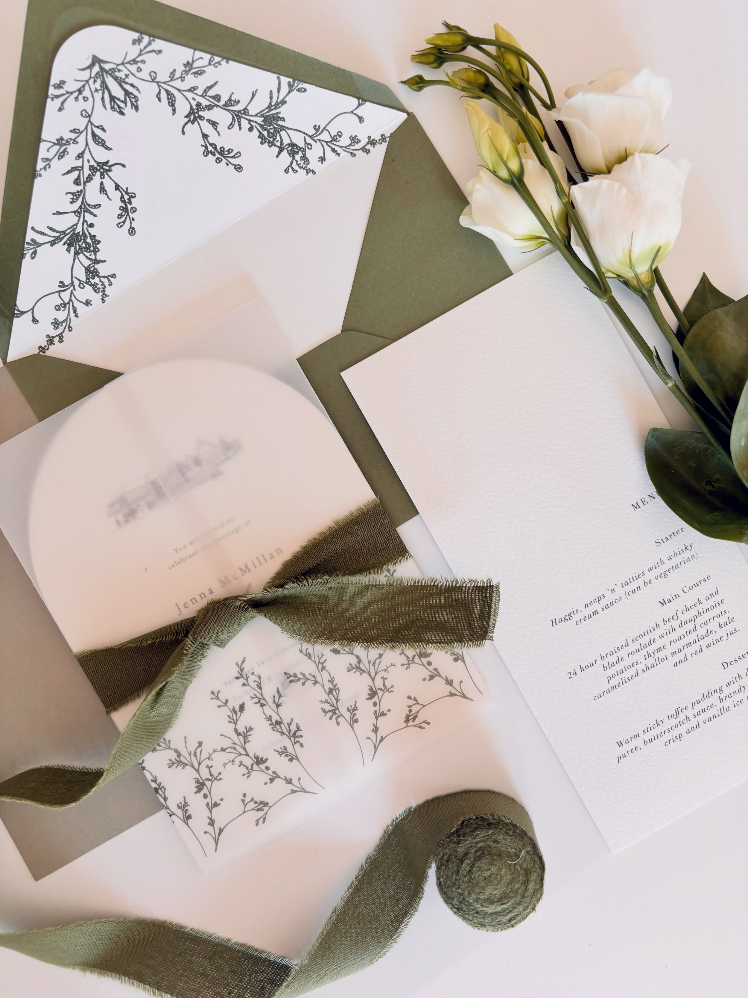Another one joining the gang, Lucy 🤍 

#LuxuryWedding #weddingstyle #bridesofinstagram #invitationsuite #weddingstationer