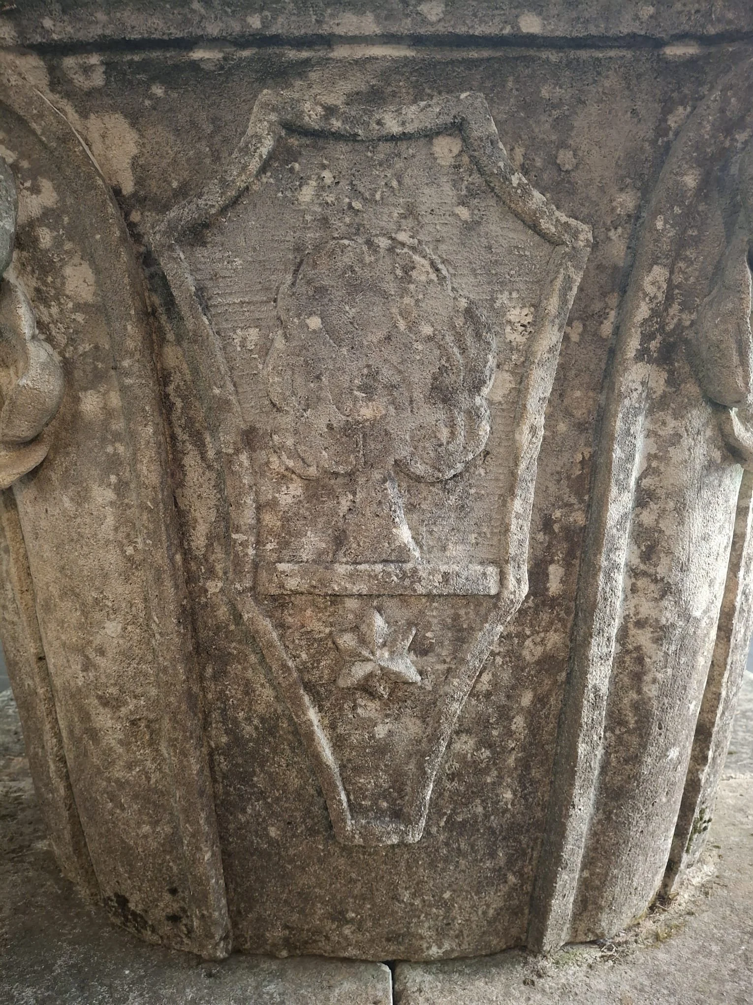 old-paintings-online-pozzo-in-pietra-di-vicenza-5.jpg