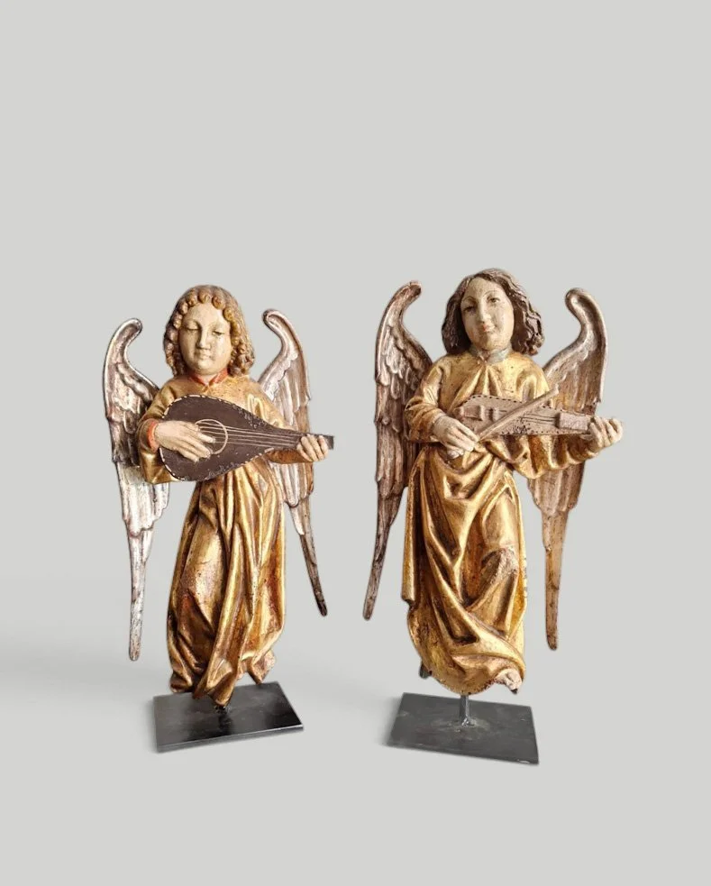 Coppia di angeli neogotici
