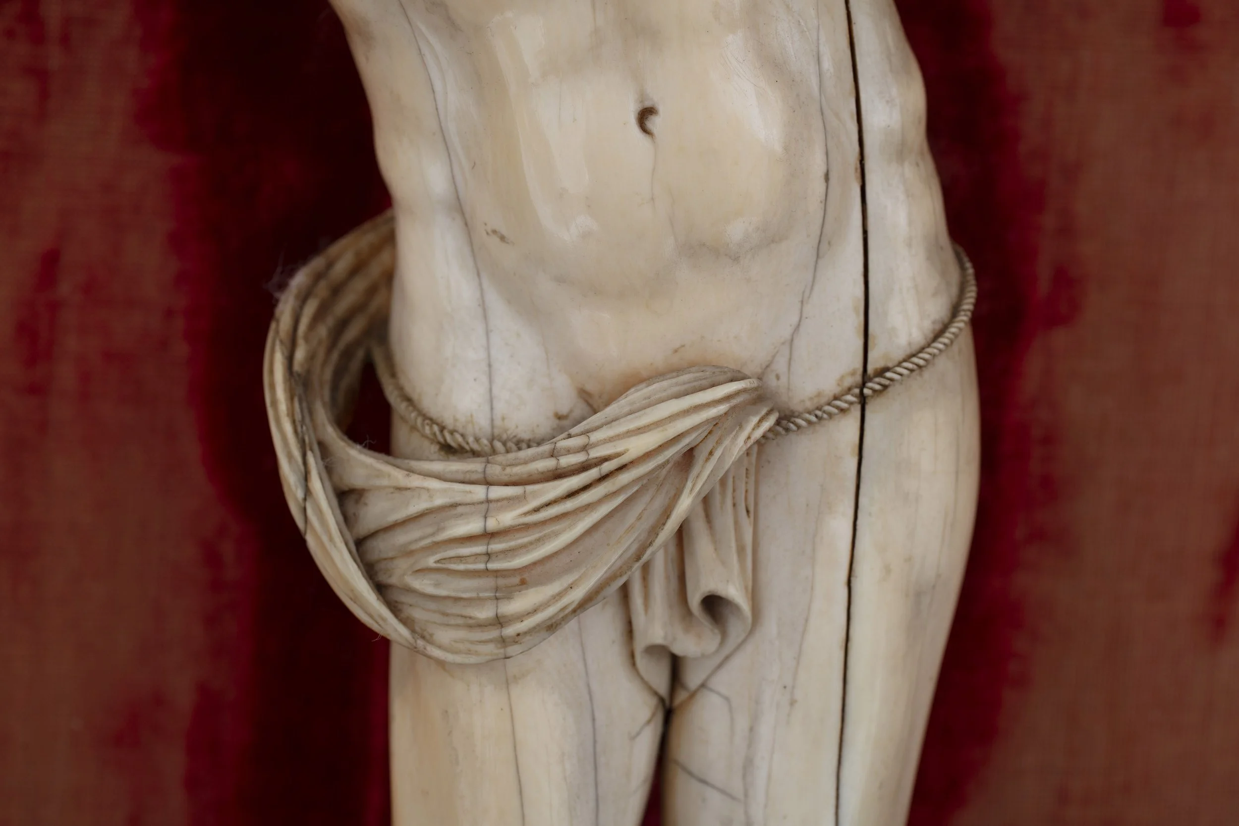 old-paintings-online-grande-cristo-in-avorio (4).jpg